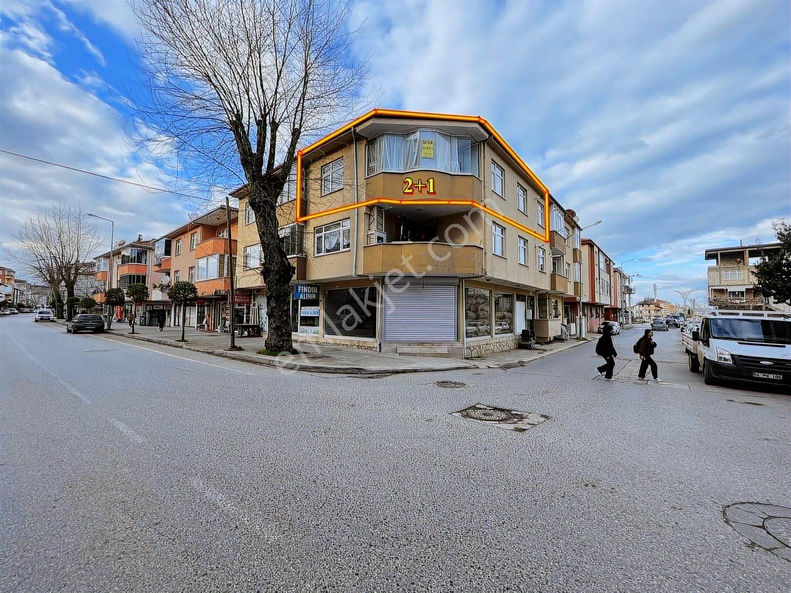 Çarşı Merkezde Açık Cephe Köşe Model Mutfak Ayrı 2+1 Daire - Görsel 14