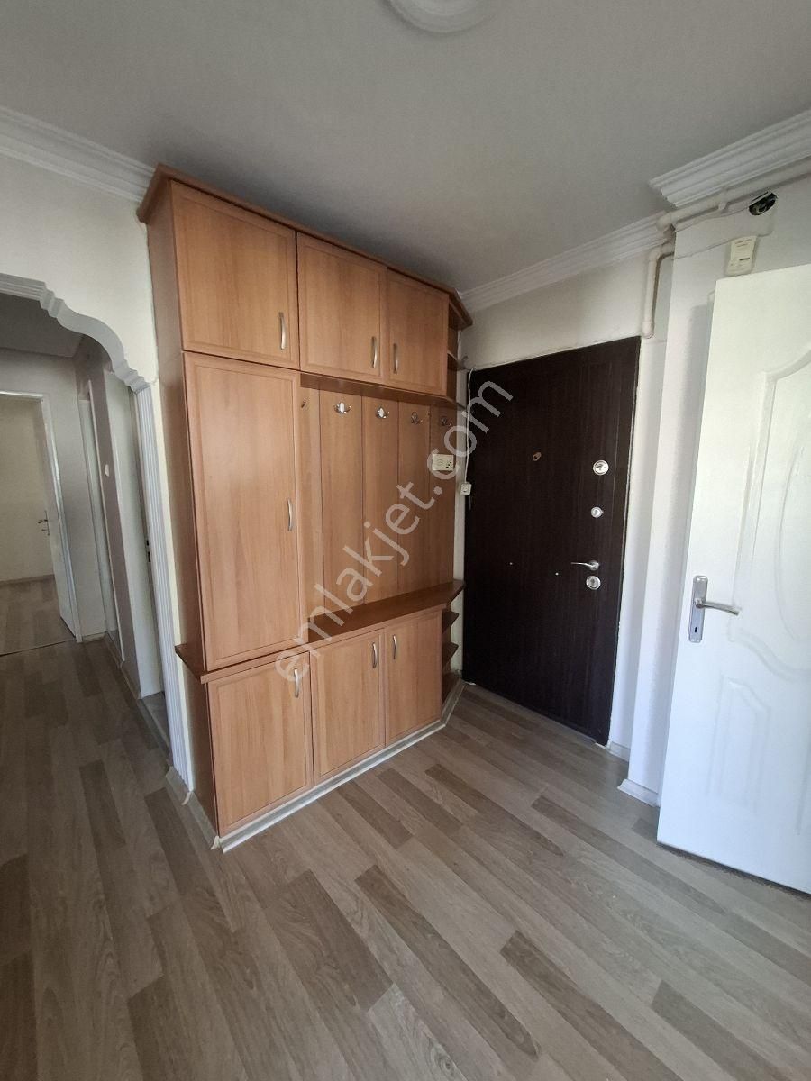 Bayraklı Osmangazıde Kiralık 3+1 Daire