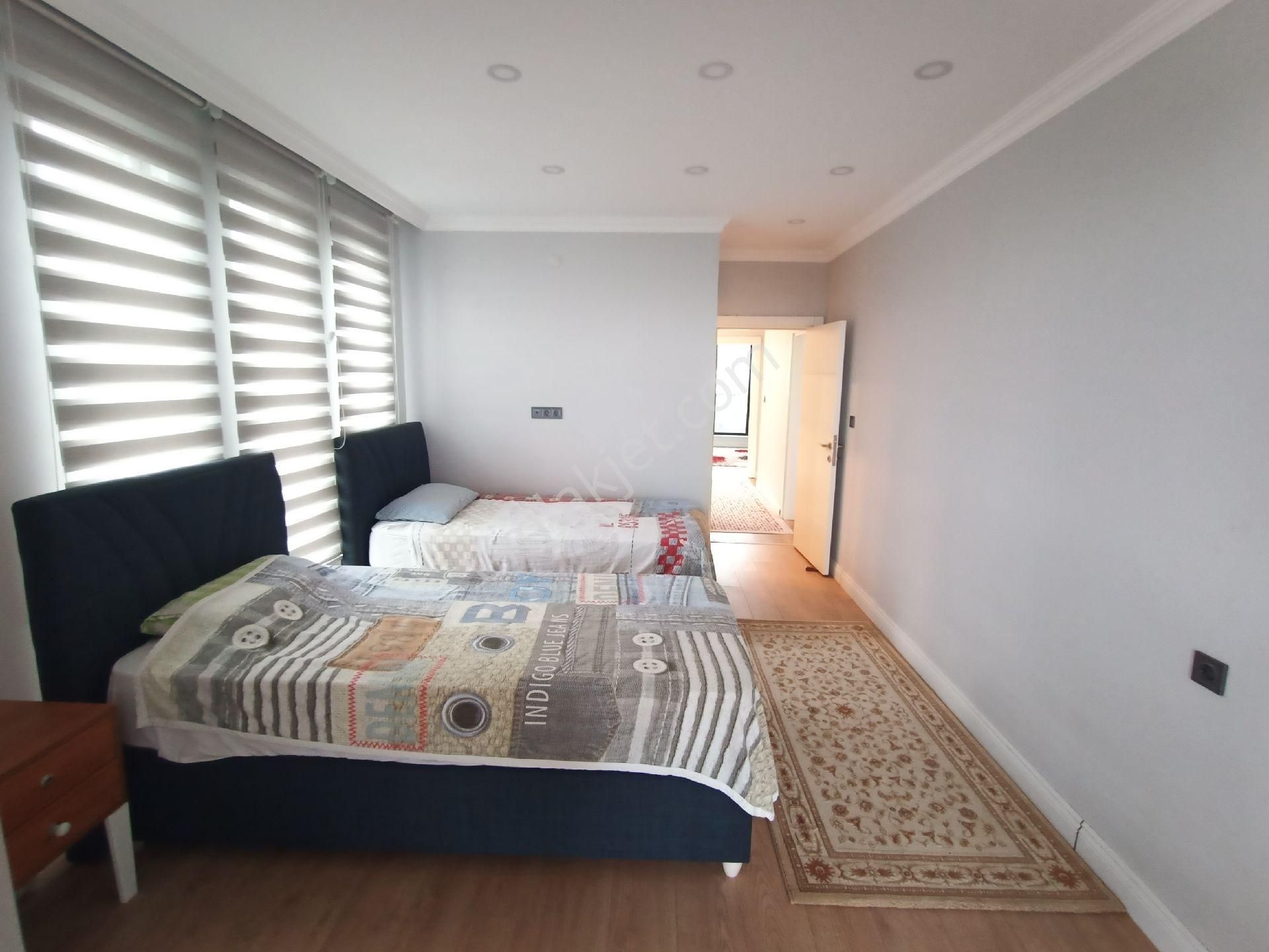 Karacaköyde Kapanmaz Deniz Manzaralı Tam Müstakil Villa - Görsel 14