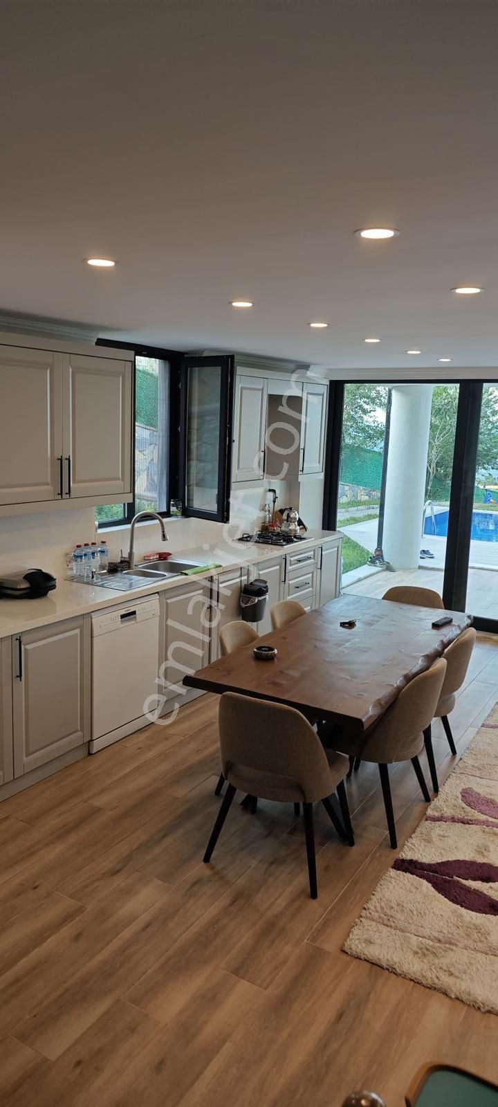 Karacaköyde Kapanmaz Deniz Manzaralı Tam Müstakil Villa - Görsel 30