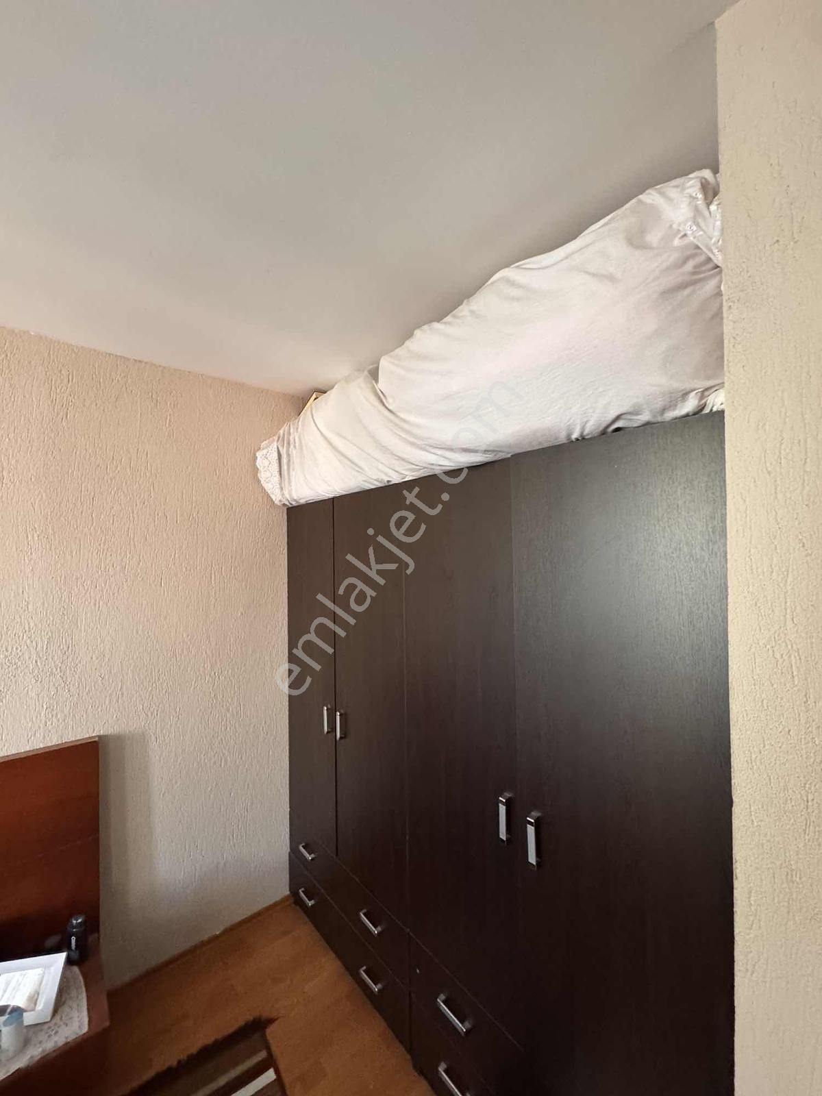 Bornova Atatürk Mah 3+1 Eşyalı Daire - Görsel 15