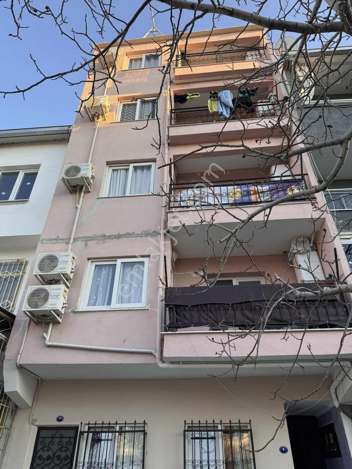 Bornova İnönü Mah 1+1 Eşyalı Daire