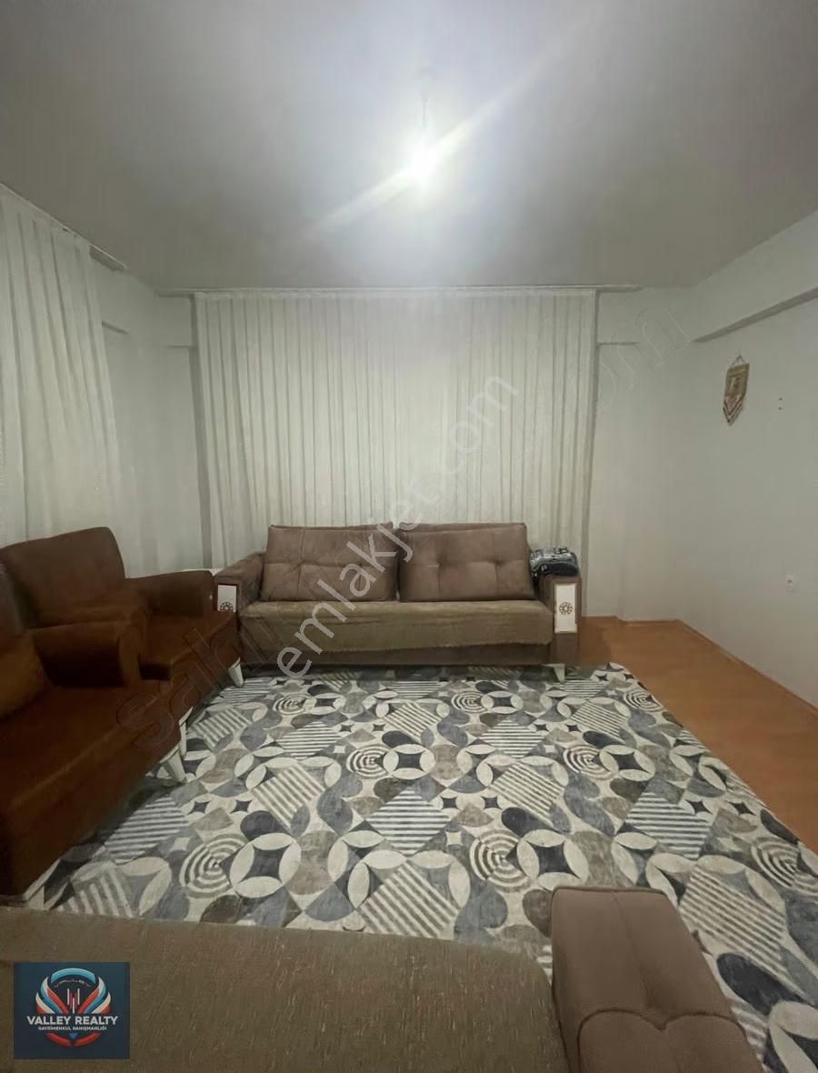 Valleyden Nusratiyede Yüksek Giriş Balkonlu 3+1 Satılık Daire! - Görsel 11