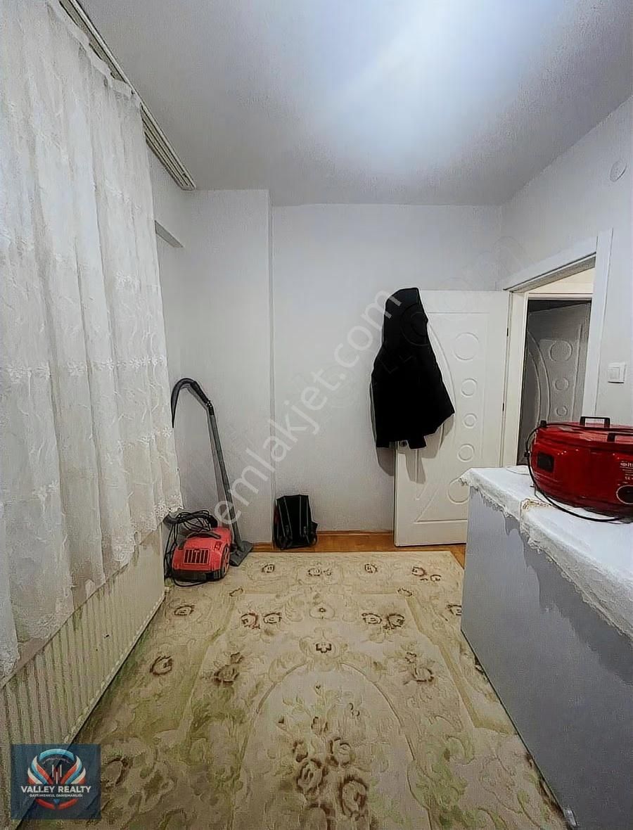 Valleyden Nusratiyede Yüksek Giriş Balkonlu 3+1 Satılık Daire! - Görsel 5