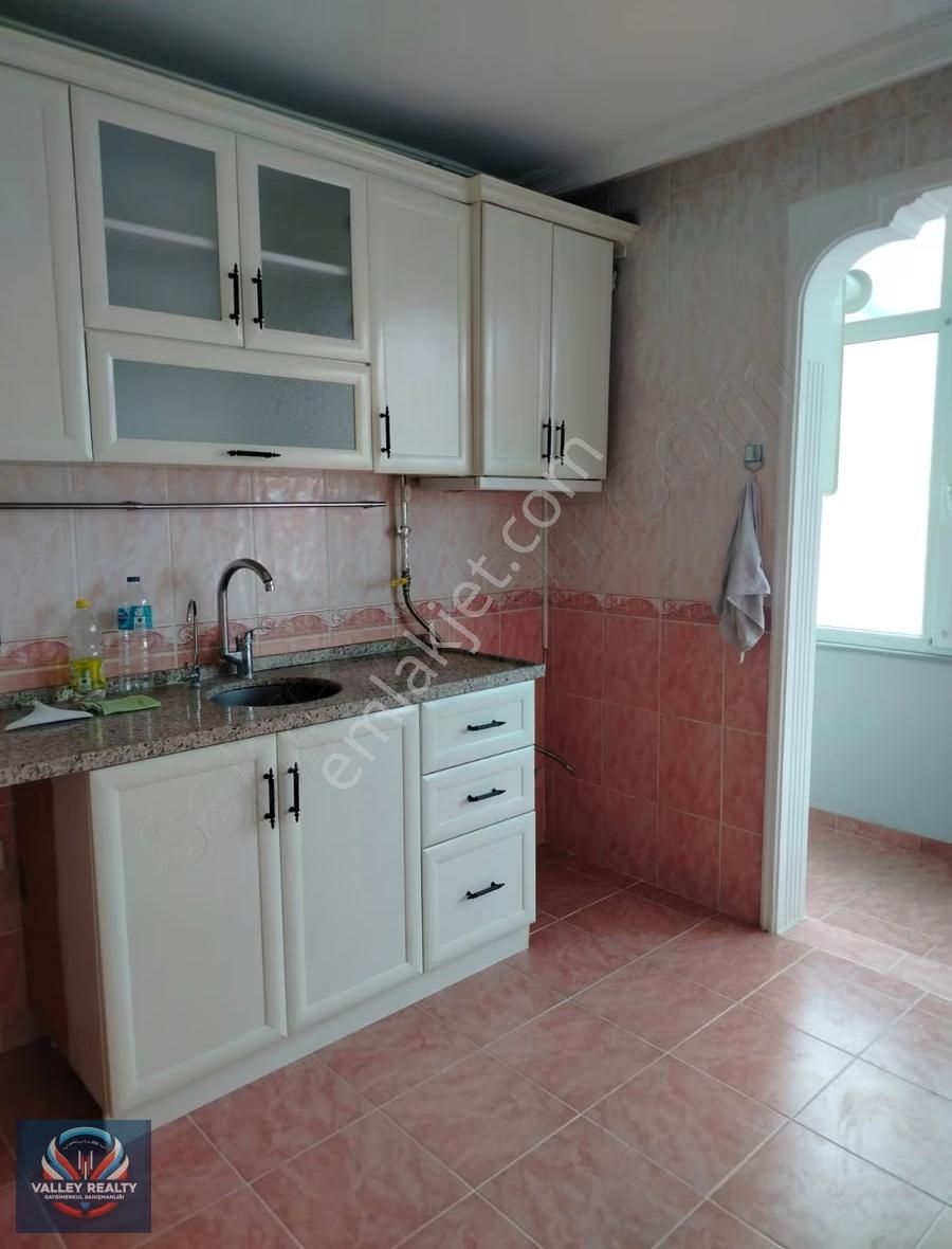 Valleyden Çobançeşmede Asansörlü, Otoparklı 2+1 Satılık Daire! - Görsel 9