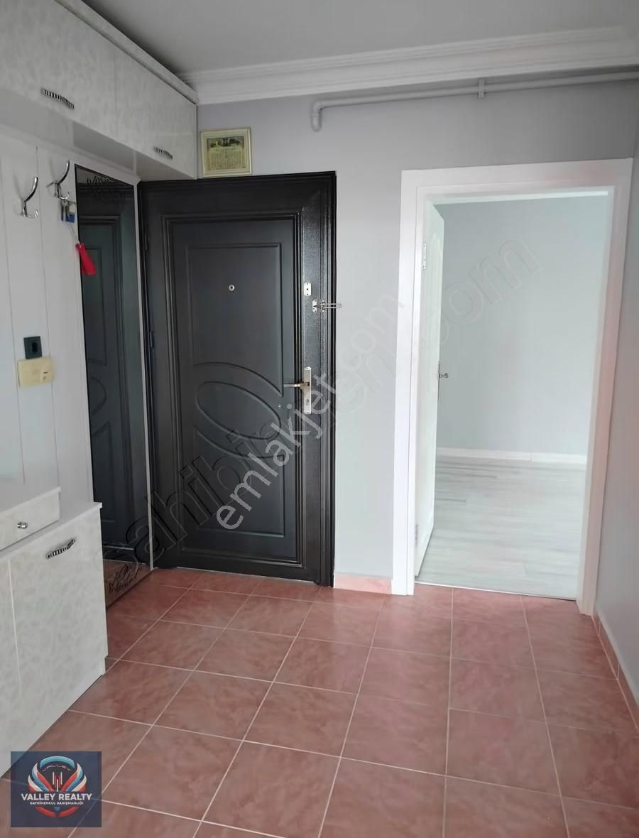 Valleyden Çobançeşmede Asansörlü, Otoparklı 2+1 Satılık Daire! - Görsel 15