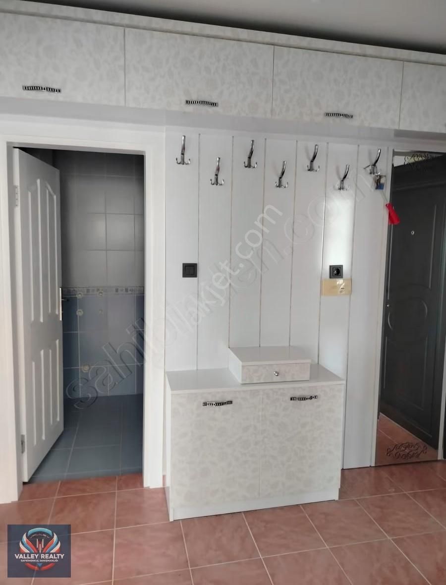 Valleyden Çobançeşmede Asansörlü, Otoparklı 2+1 Satılık Daire! - Görsel 8
