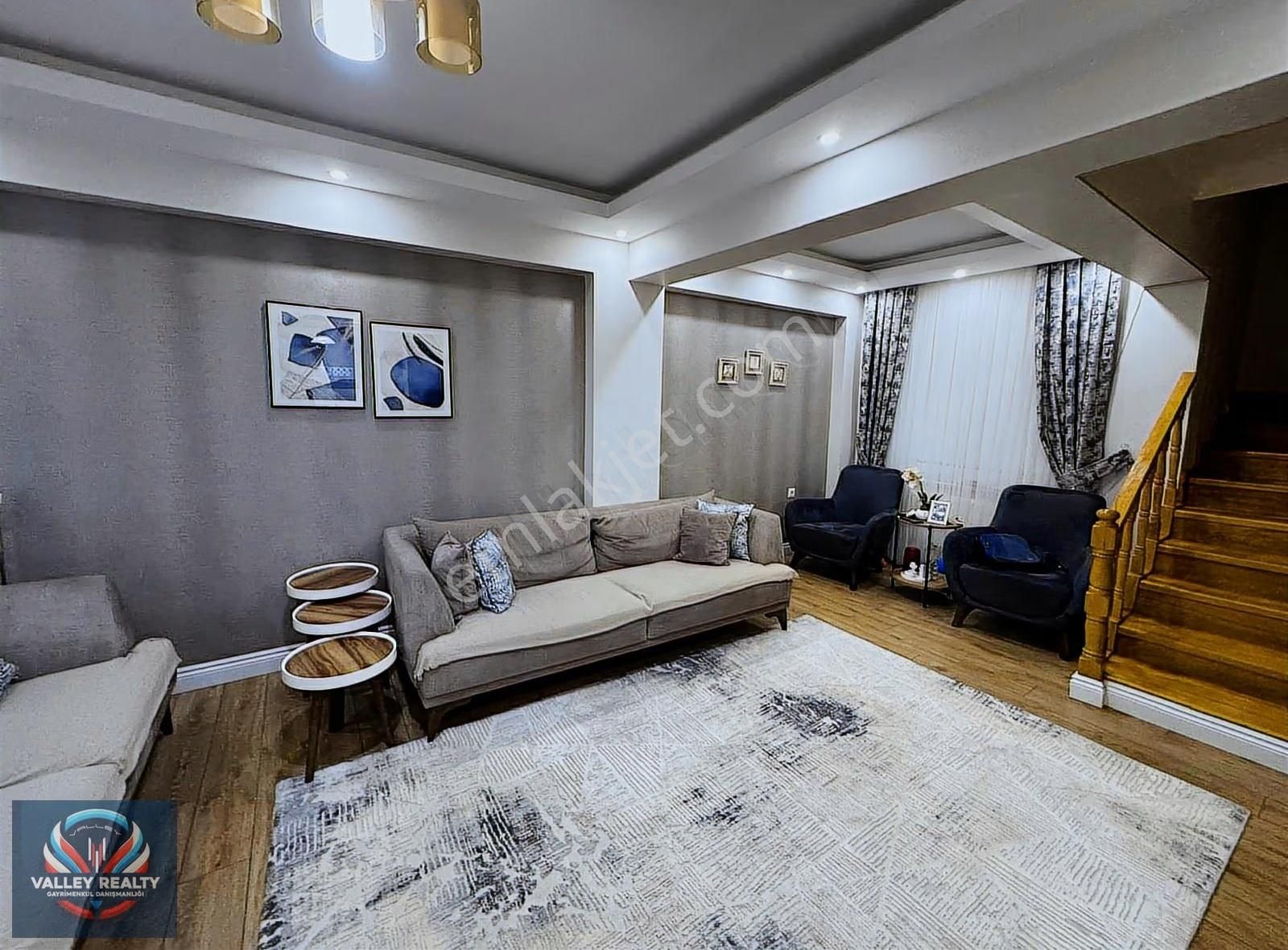 Valleyden Hürriyet Mahallesinde 6+1 Satılık Lüks Villa!