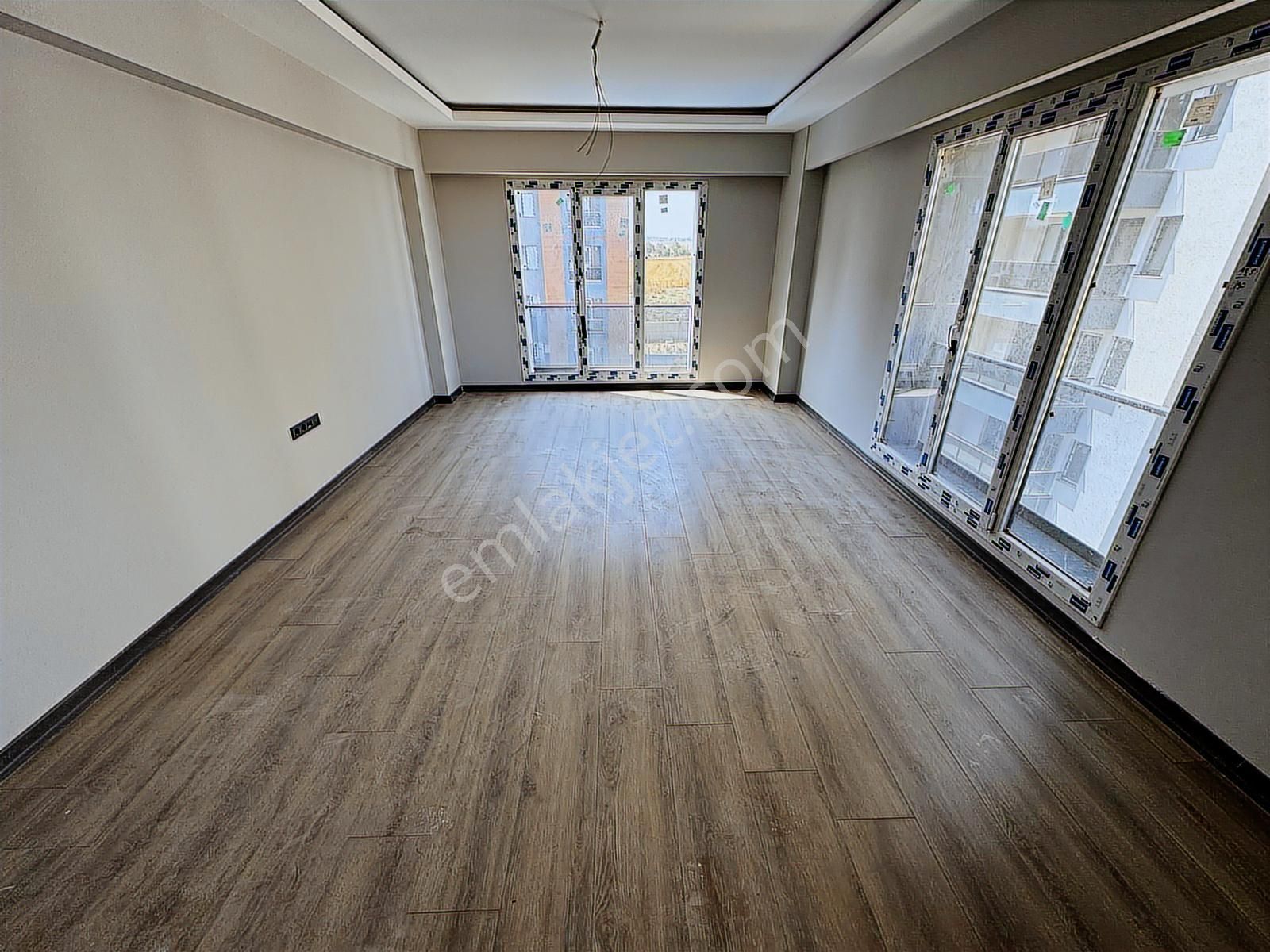 Silivri Yeni Mah. Merdan Plus 2+1 Ara Kat Peyzaj Cephe Satılık - Görsel 23