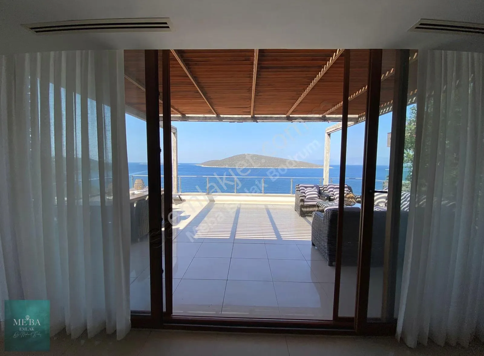 Türkbükü'nde Denize Sıfır Satılık 2+1 Rezidans Daire