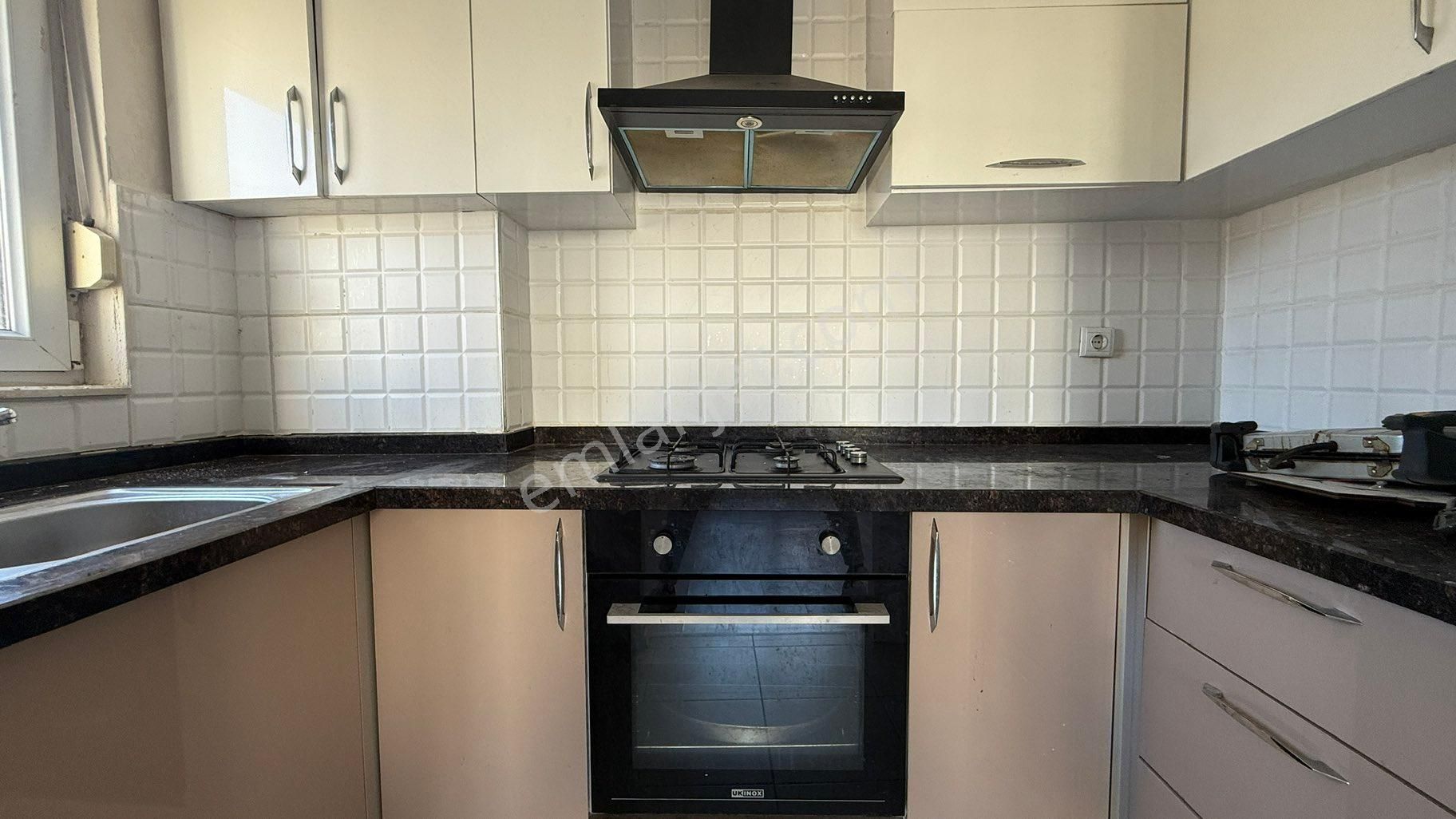 Kızıltoprak Kiralık 2+1 3 Cephe Arakat