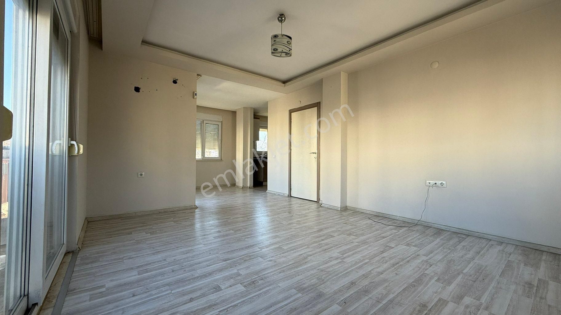 Kızıltoprak Kiralık 2+1 3 Cephe Arakat - Görsel 5