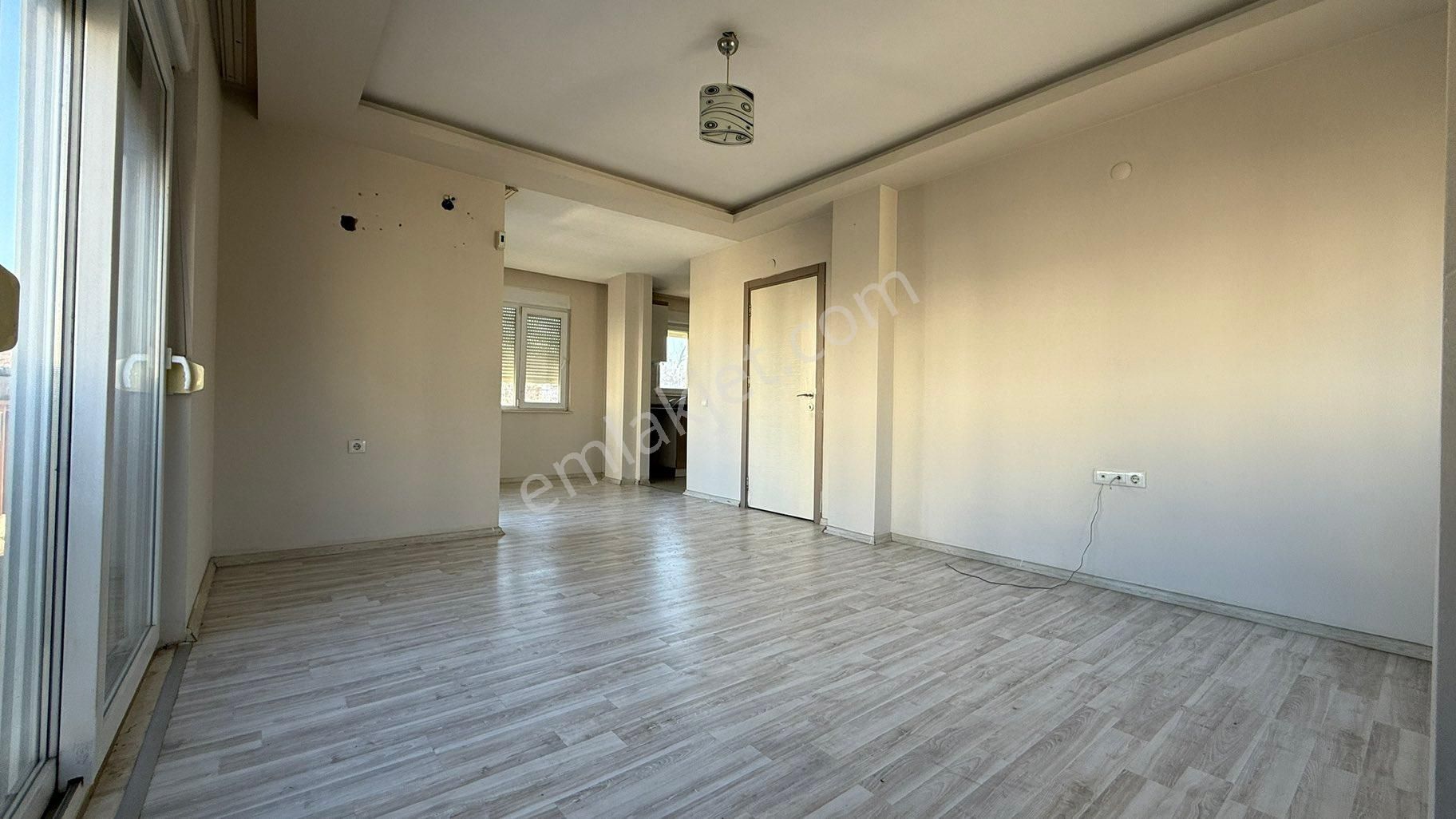 Kızıltoprak Kiralık 2+1 3 Cephe Arakat - Görsel 6