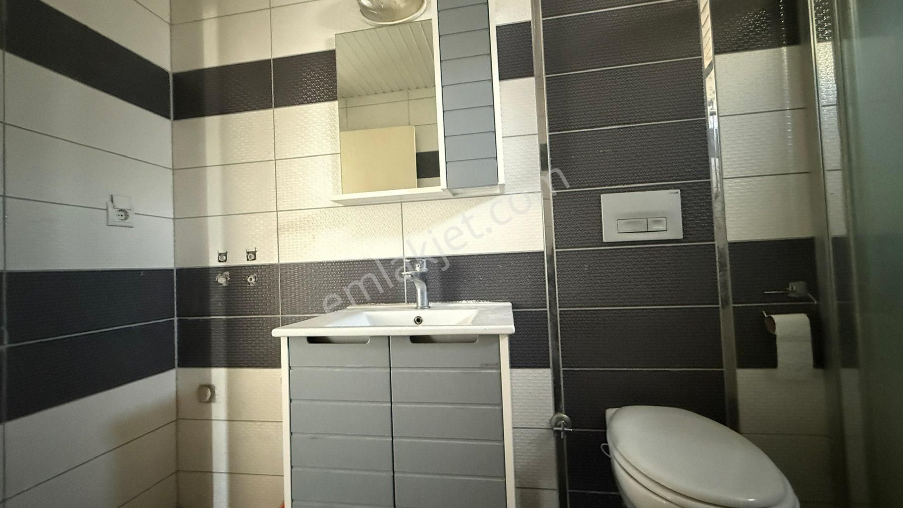 Kızıltoprak Kiralık 2+1 3 Cephe Arakat - Görsel 21