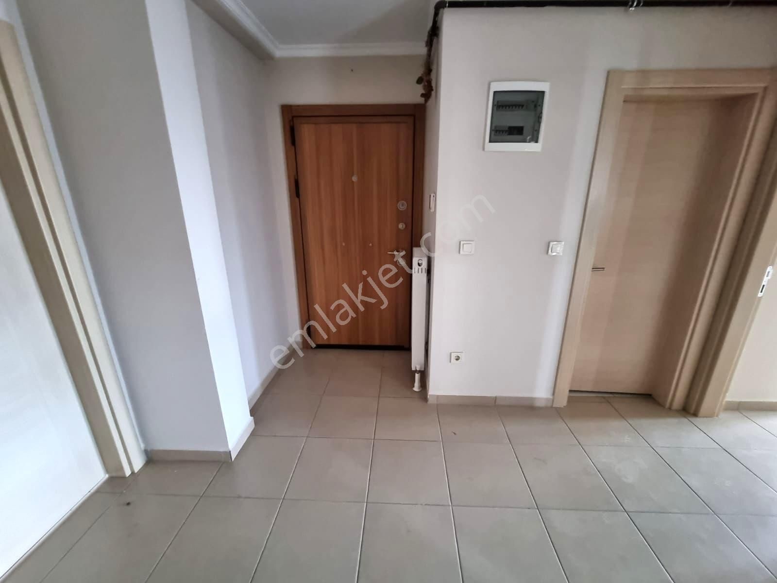 Tuzla Yayla Mahallesinde Geniş 3+1 Kiralık Daire - Görsel 11
