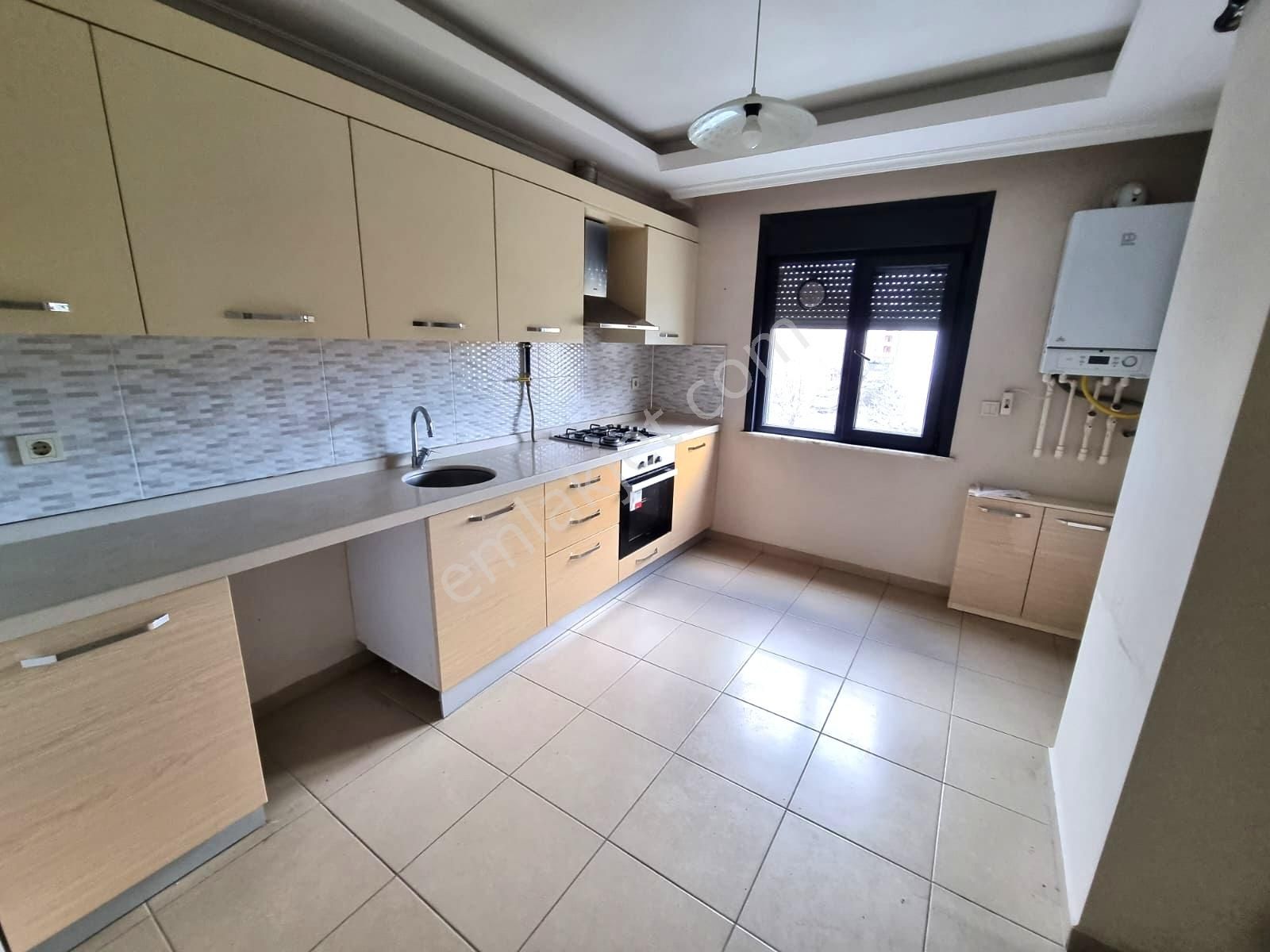 Tuzla Yayla Mahallesinde Geniş 3+1 Kiralık Daire - Görsel 8