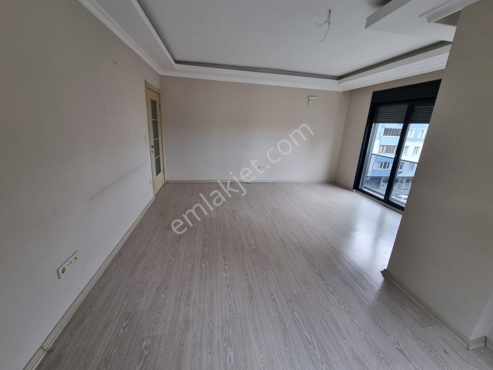 Tuzla Yayla Mahallesinde Geniş 3+1 Kiralık Daire - Görsel 4
