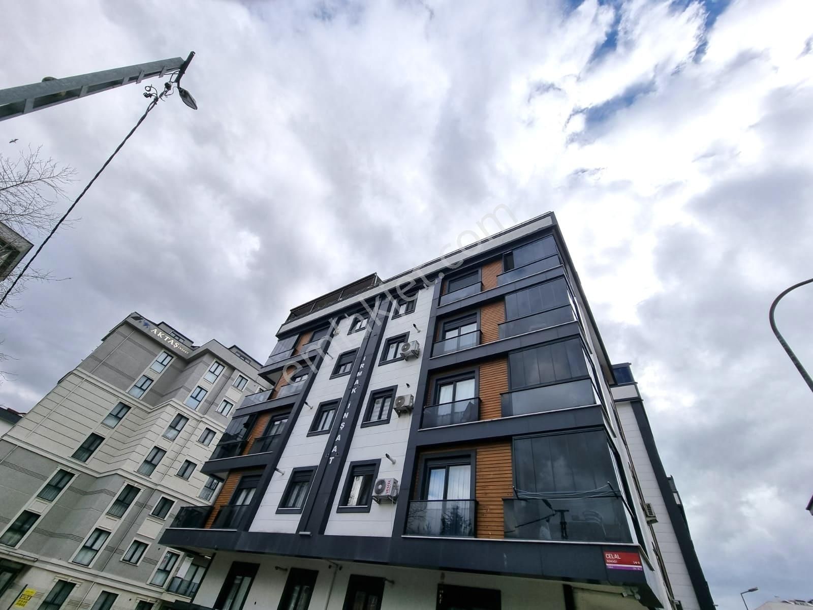 Tuzla Yayla Mahallesinde Geniş 3+1 Kiralık Daire