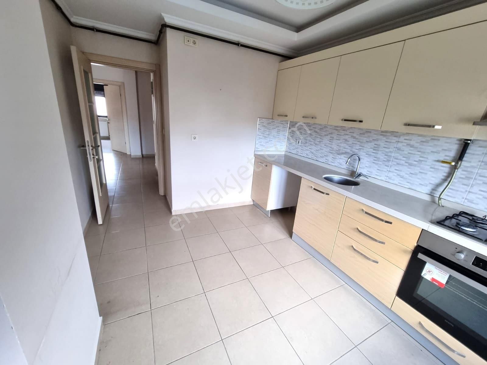 Tuzla Yayla Mahallesinde Geniş 3+1 Kiralık Daire - Görsel 27
