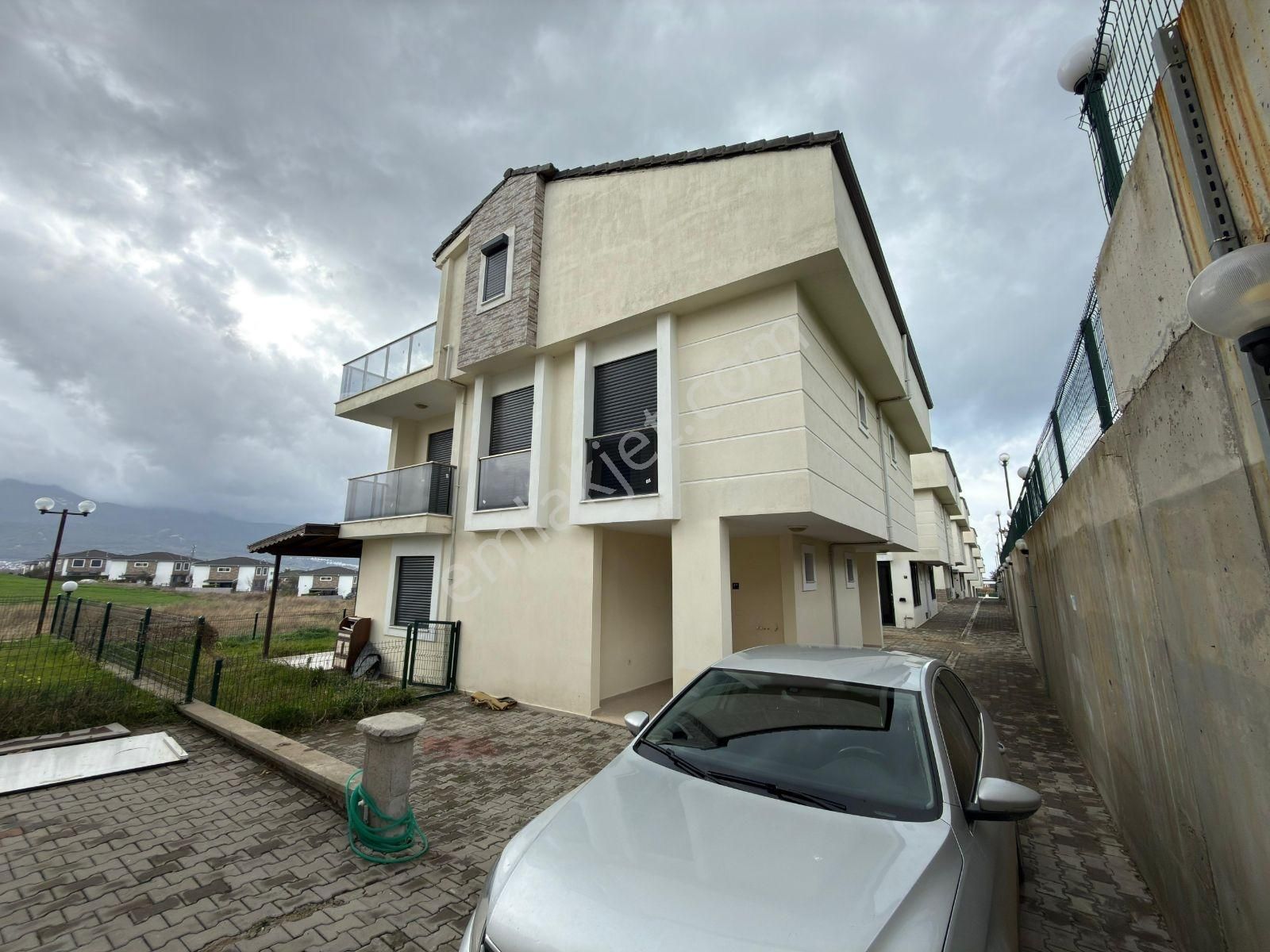 Kuşadası Soğucakta Deniz Manzaralı, Fırsat Villa - Görsel 12