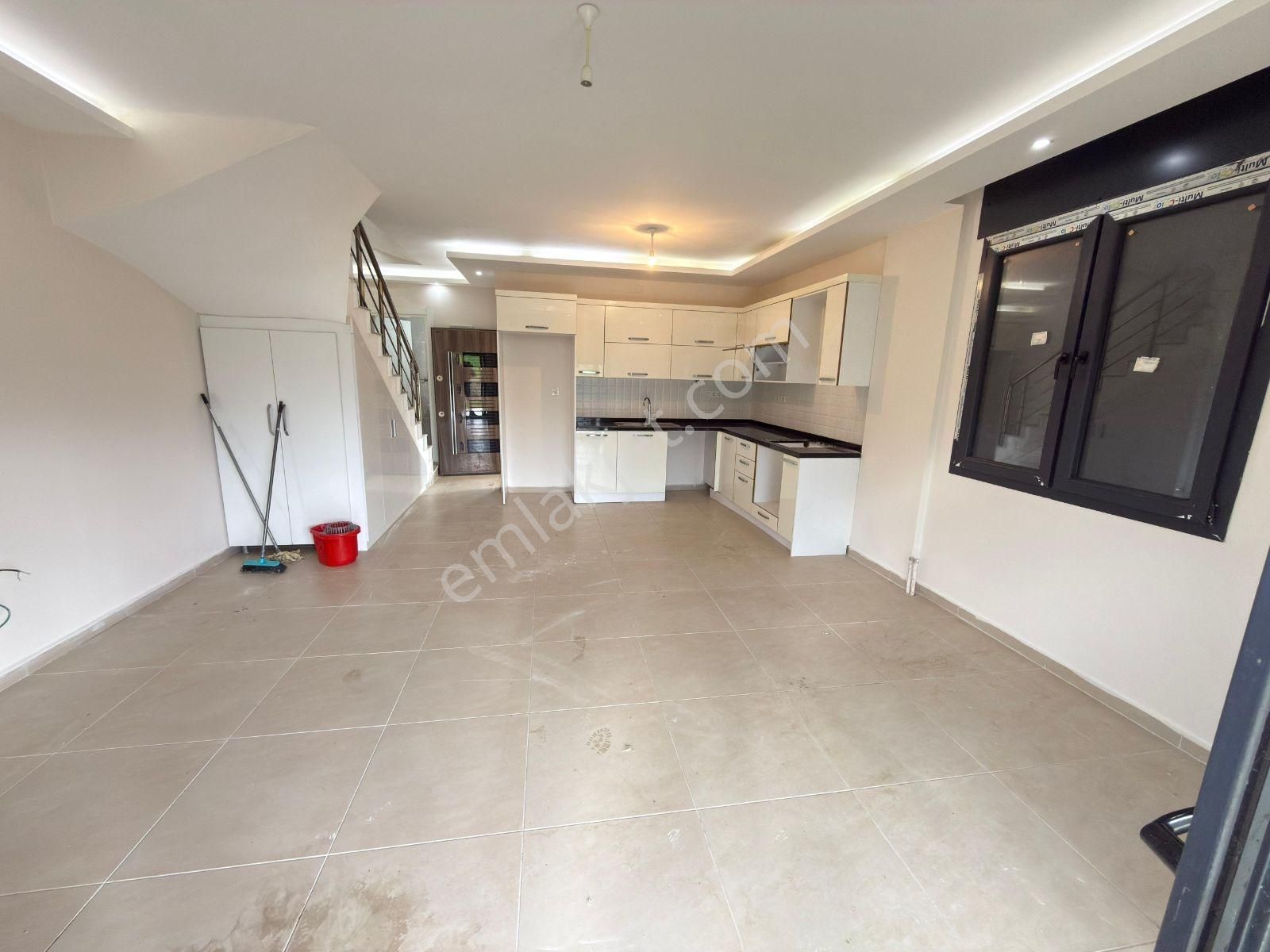 Kuşadası Soğucakta Deniz Manzaralı, Fırsat Villa - Görsel 2