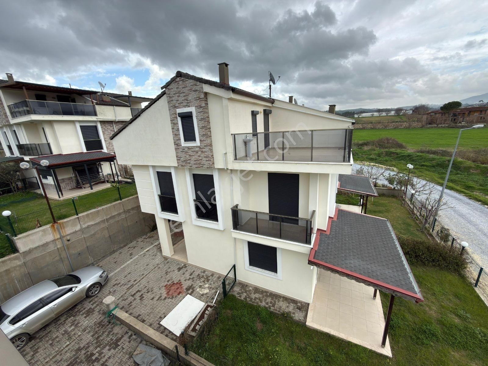 Kuşadası Soğucakta Deniz Manzaralı, Fırsat Villa - Görsel 5