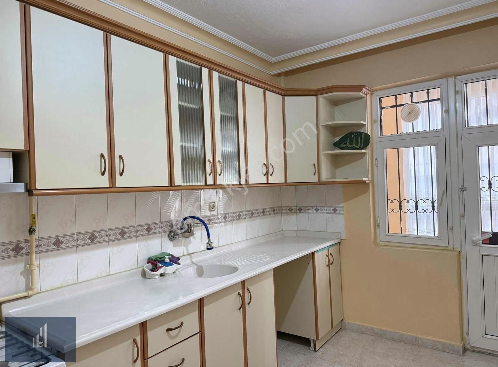 Kadir Dikici'den Anadolu Caddesinde Satılık Geniş 3+1 Daire