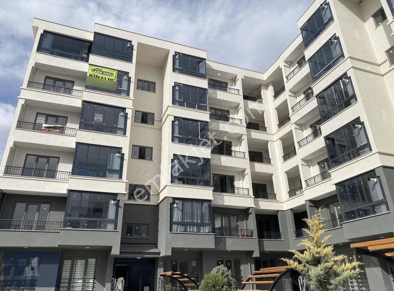 Kadir Dikici'den Genç Osman Caddesinde 2+1 Lüks Kiralık Daire