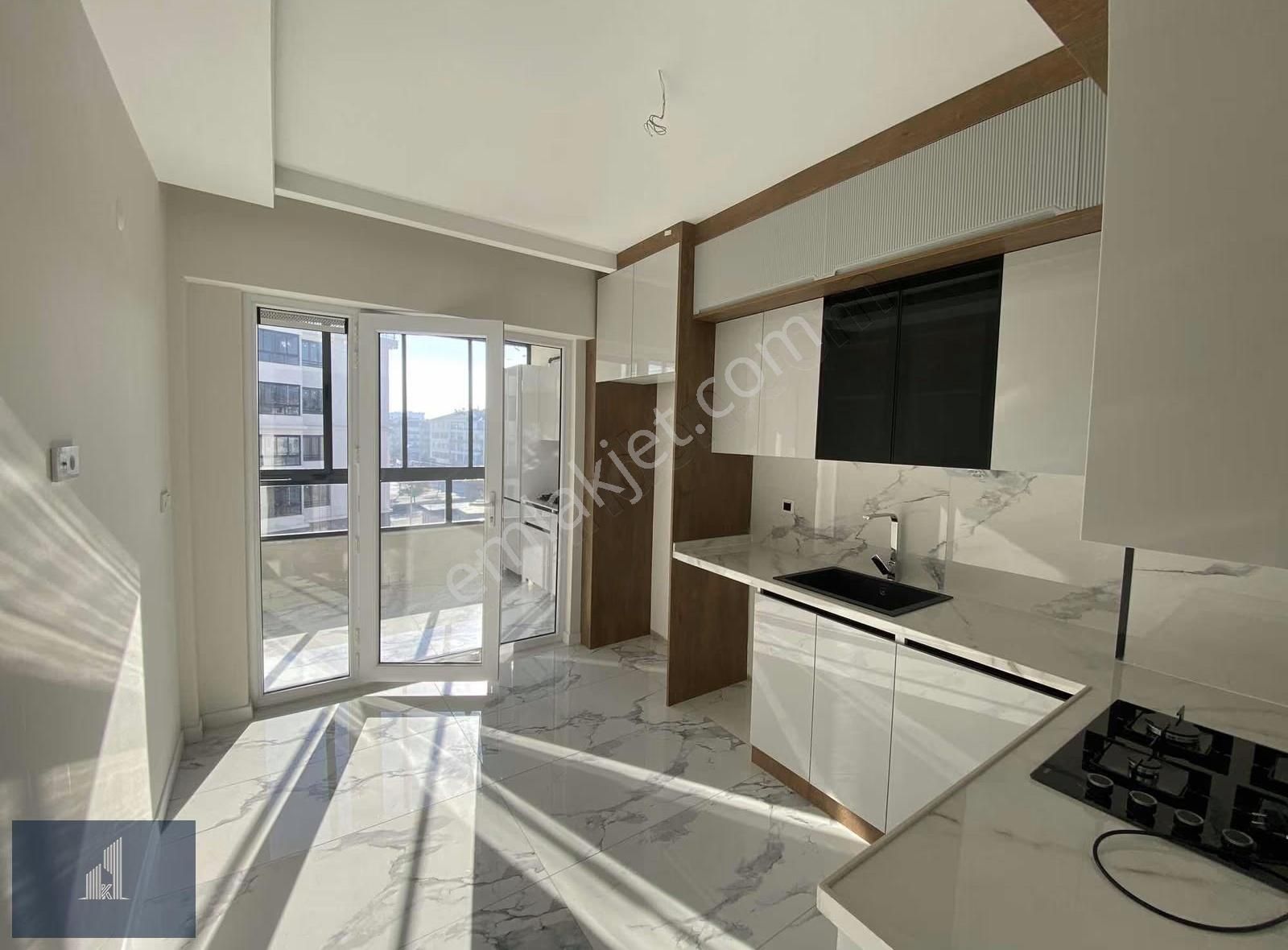 Kadir Dikici'den Genç Osman Caddesinde 2+1 Lüks Kiralık Daire - Görsel 35