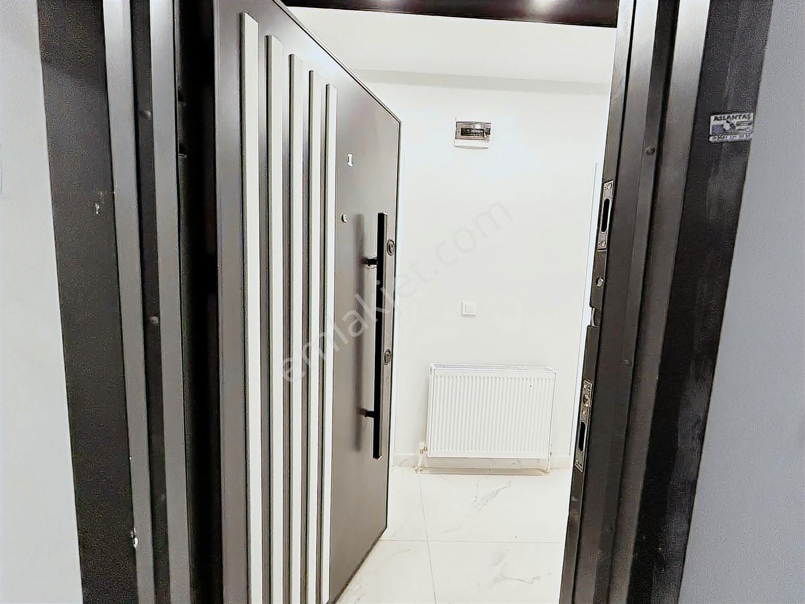 "şehrin Merkezinde Site İçerisinde Satılk 55mk 1+1 Daire" - Görsel 3