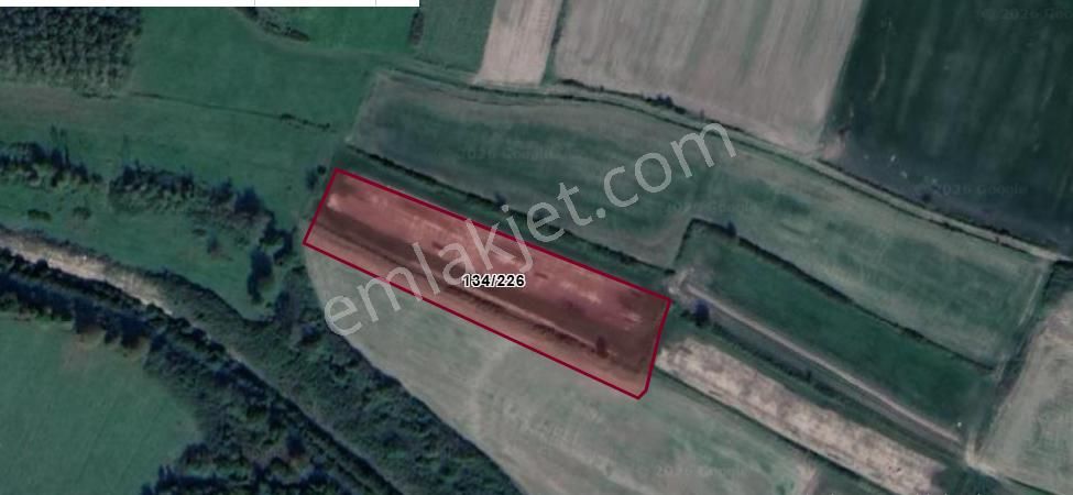 Çatalca Karacaköyde Satılık Arsa , 560 M2 Yolu Var