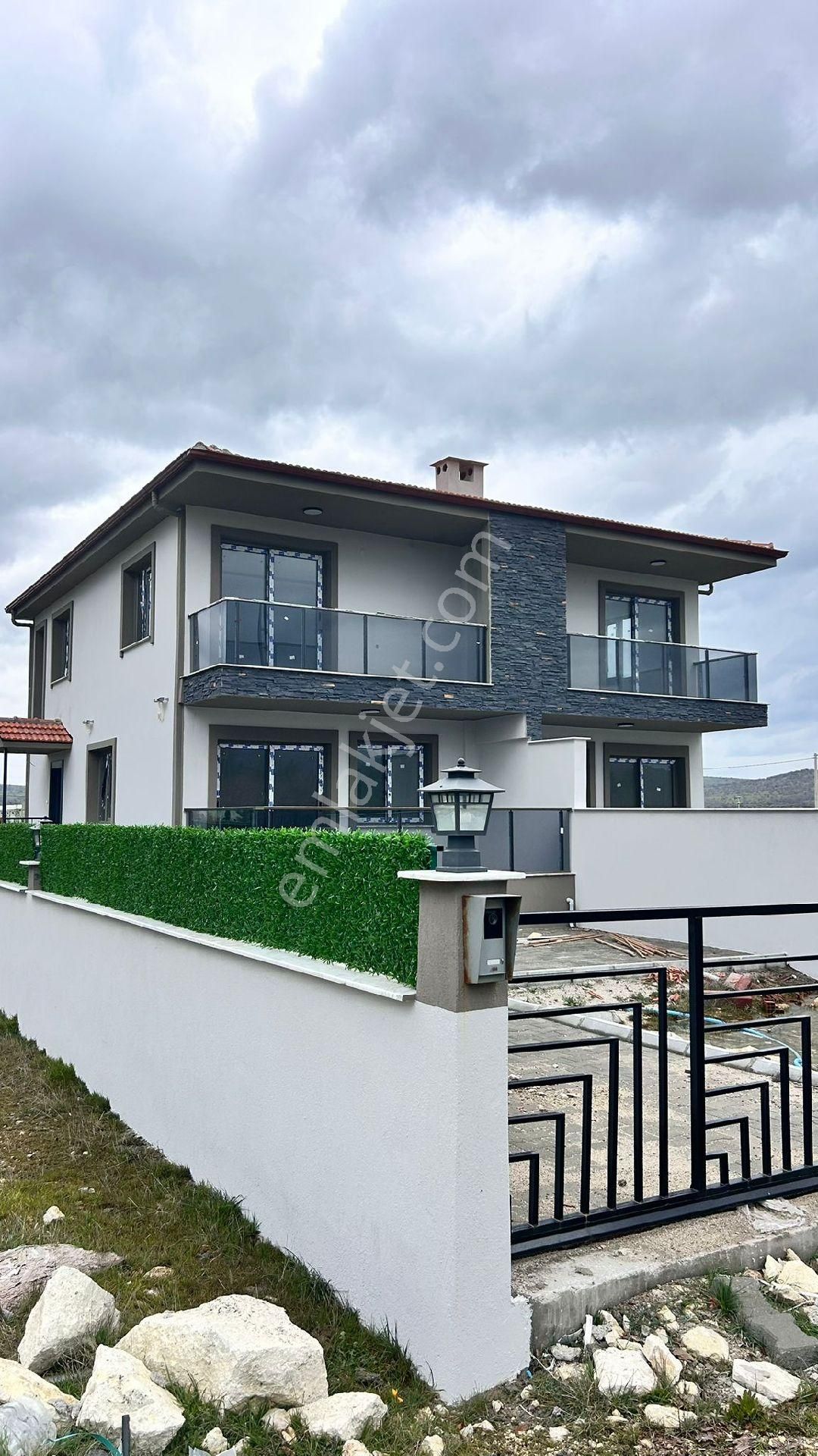 Manisa Yunusemre Osmancalı Mah. 2+1 Lüks Villa Dubleks