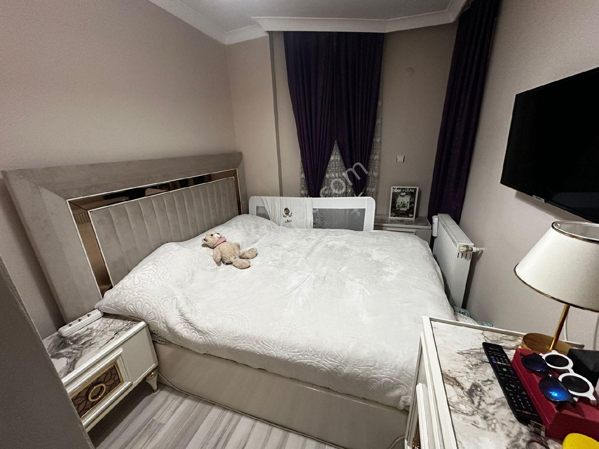 Bergama G.o.p'da Asansörlü Doğalgazlı 2 Balkonlu Kapalı Mutfak 2+1 Daire Satılık - Görsel 8