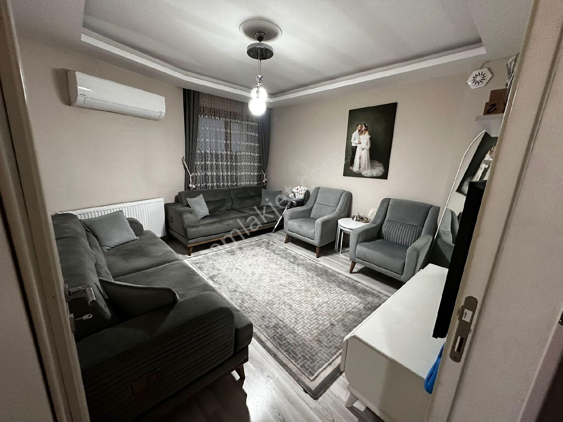 Bergama G.o.p'da Asansörlü Doğalgazlı 2 Balkonlu Kapalı Mutfak 2+1 Daire Satılık - Görsel 5