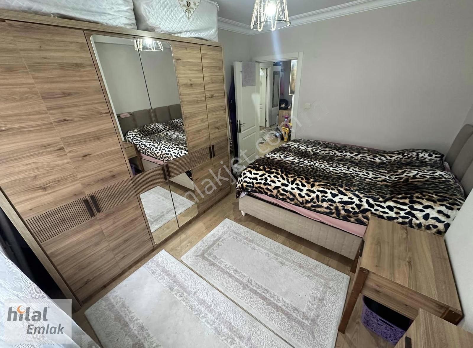 !! Acil !! Mülksahibi Oturuyor Satılık 1. Kat Daire 5.400.000 Tl - Görsel 2
