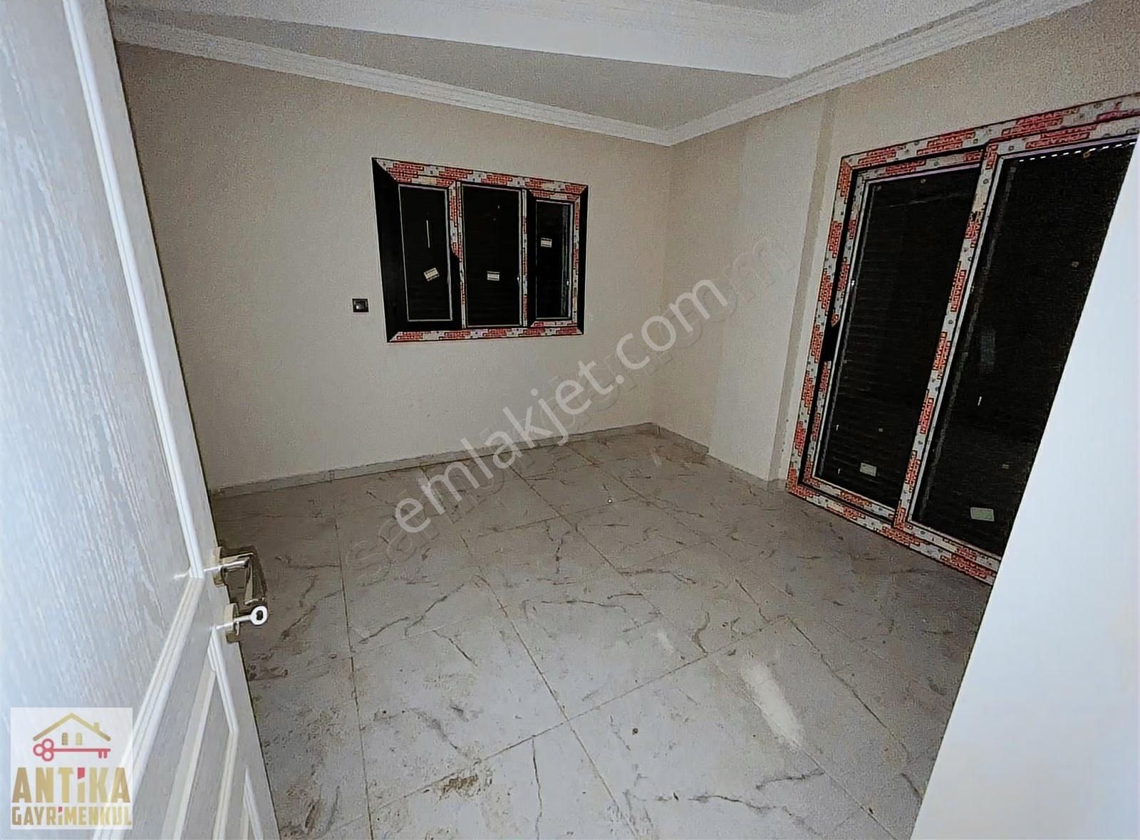 Antika Gayrimenkul'den Tekstil'de Cadde Üstü Ferah Daire - Görsel 12