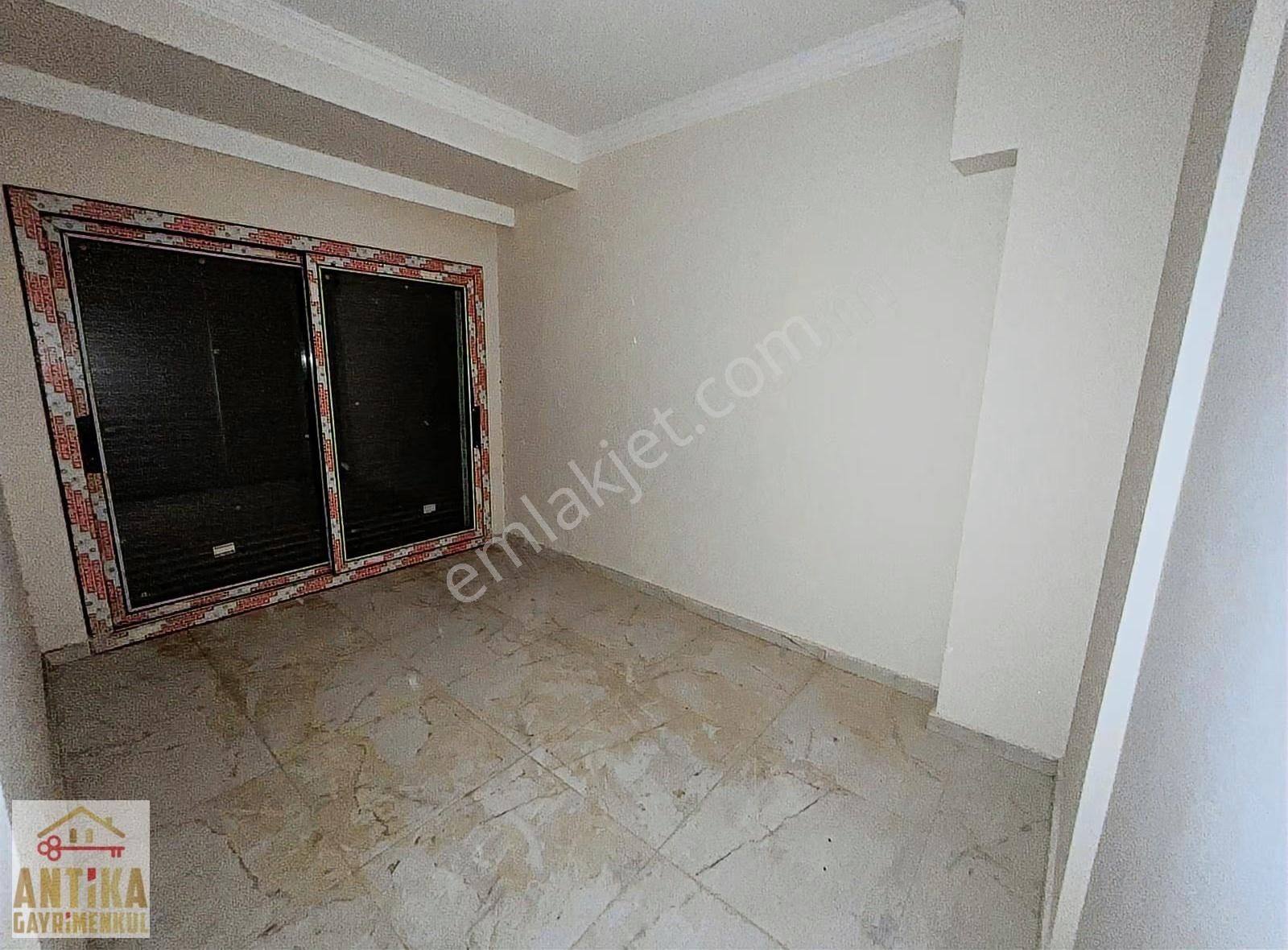 Antika Gayrimenkul'den Tekstil'de Cadde Üstü Ferah Daire - Görsel 3