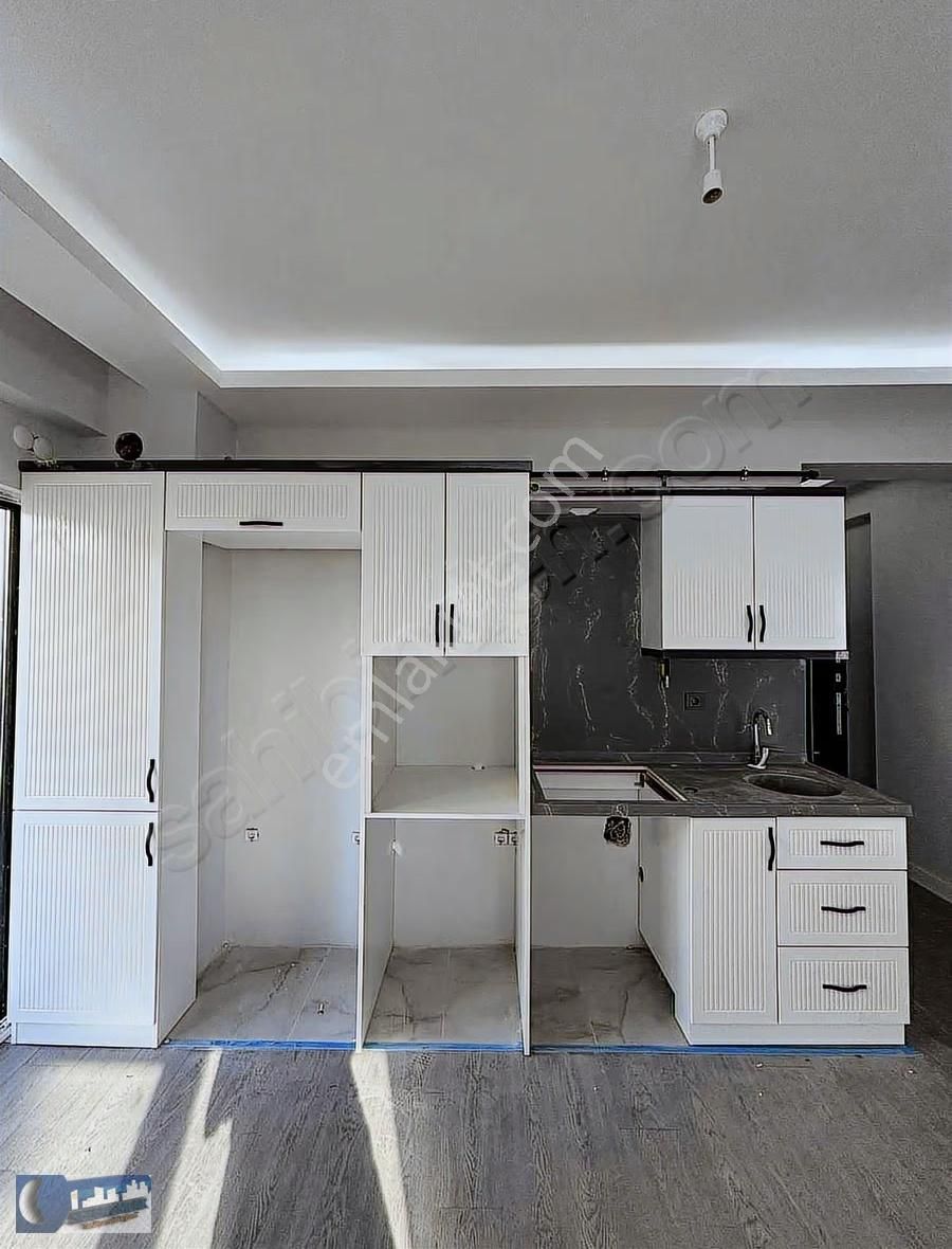 Sezer Emlaktan Yeni Mahallede Satılık 1+1 - Görsel 2