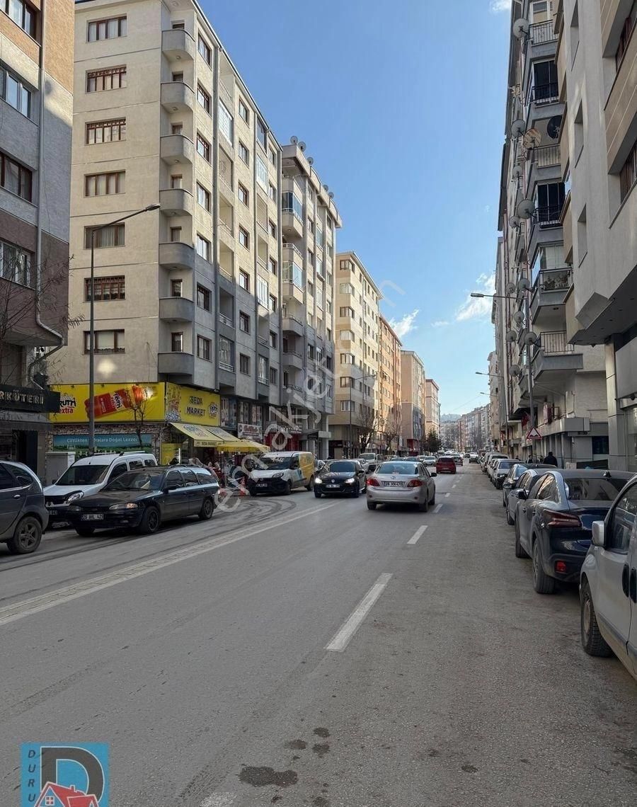 Duru Dan Merkez Yeni Mh. Vatan Caddesi Üzerinde Kiralık 3+1 - Görsel 5