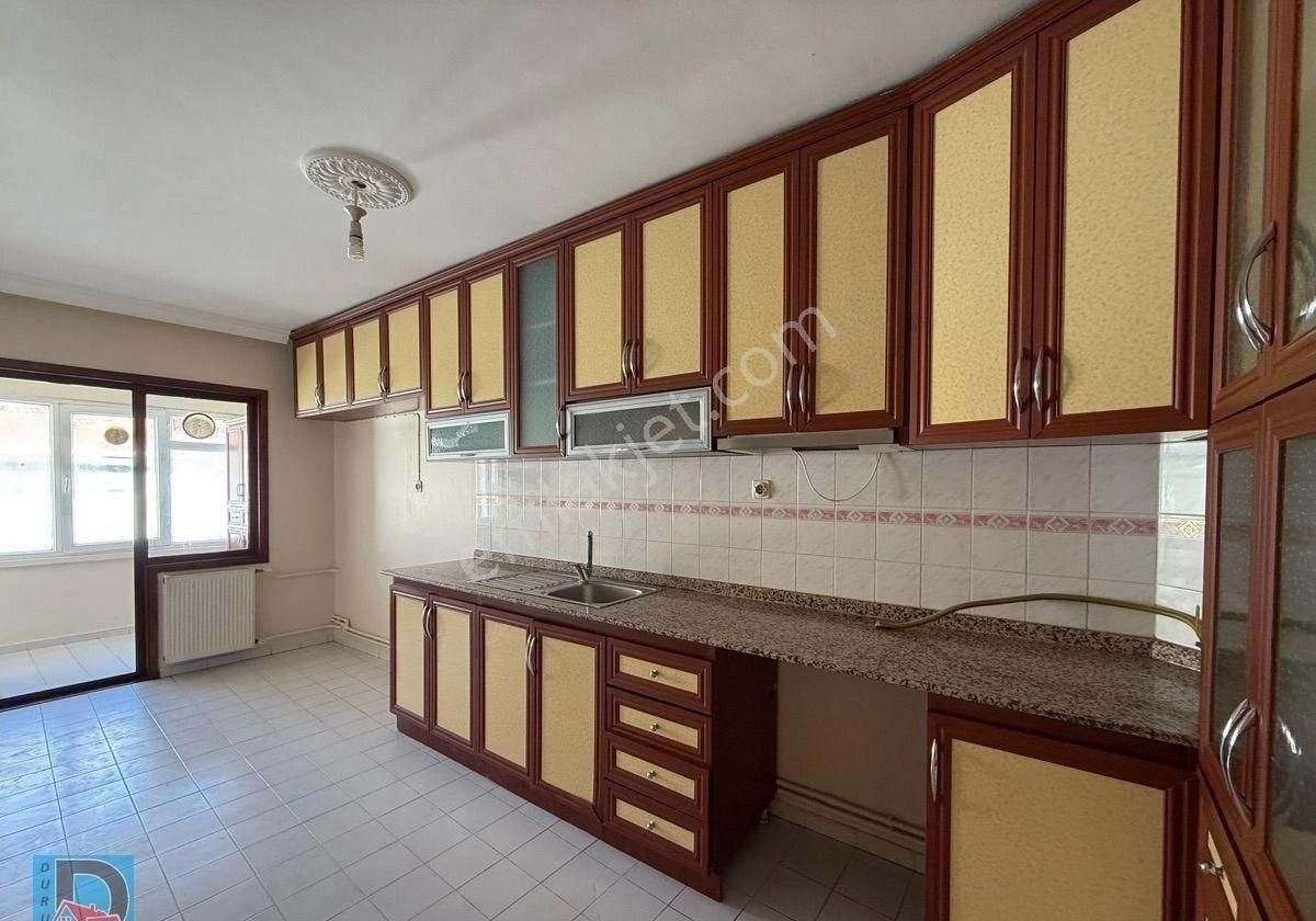 Duru Dan Merkez Yeni Mh. Vatan Caddesi Üzerinde Kiralık 3+1 - Görsel 14