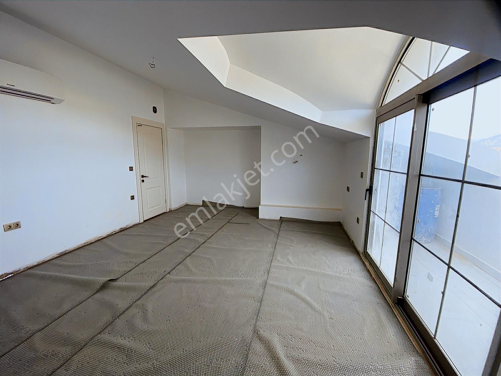 Fethiye' De Denize 300 Metre Mesafede Nitelikli Müstakil Villa - Görsel 31