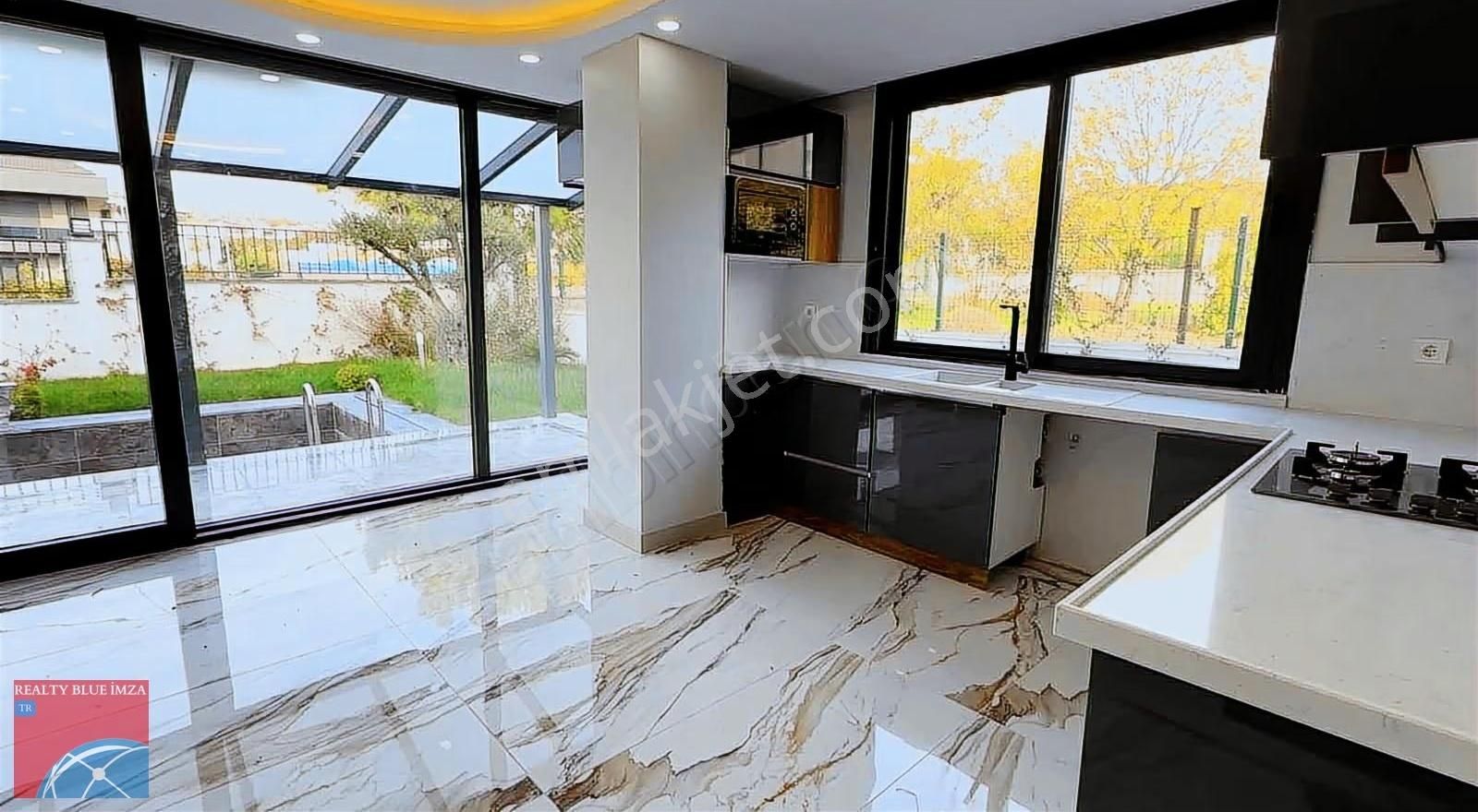 Beylikdüzü Kavaklı'da Satılık Lüks Villa - Görsel 2