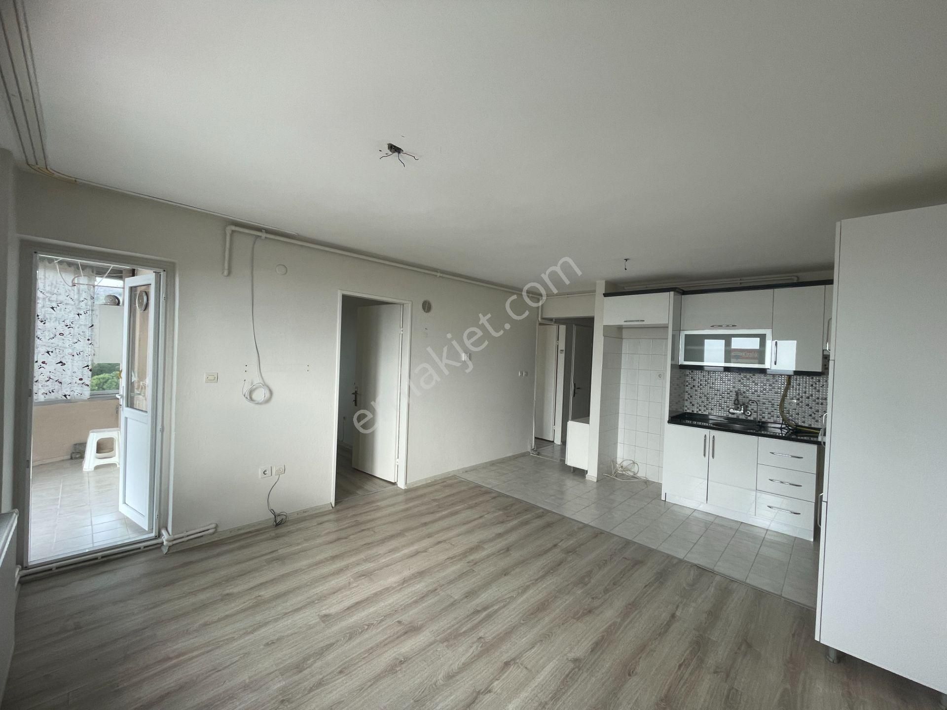 Ful Deniz Manzaralı Ara Kat Asansörlü Doğalgazlı 2+1 Kiralık Daire - Görsel 9