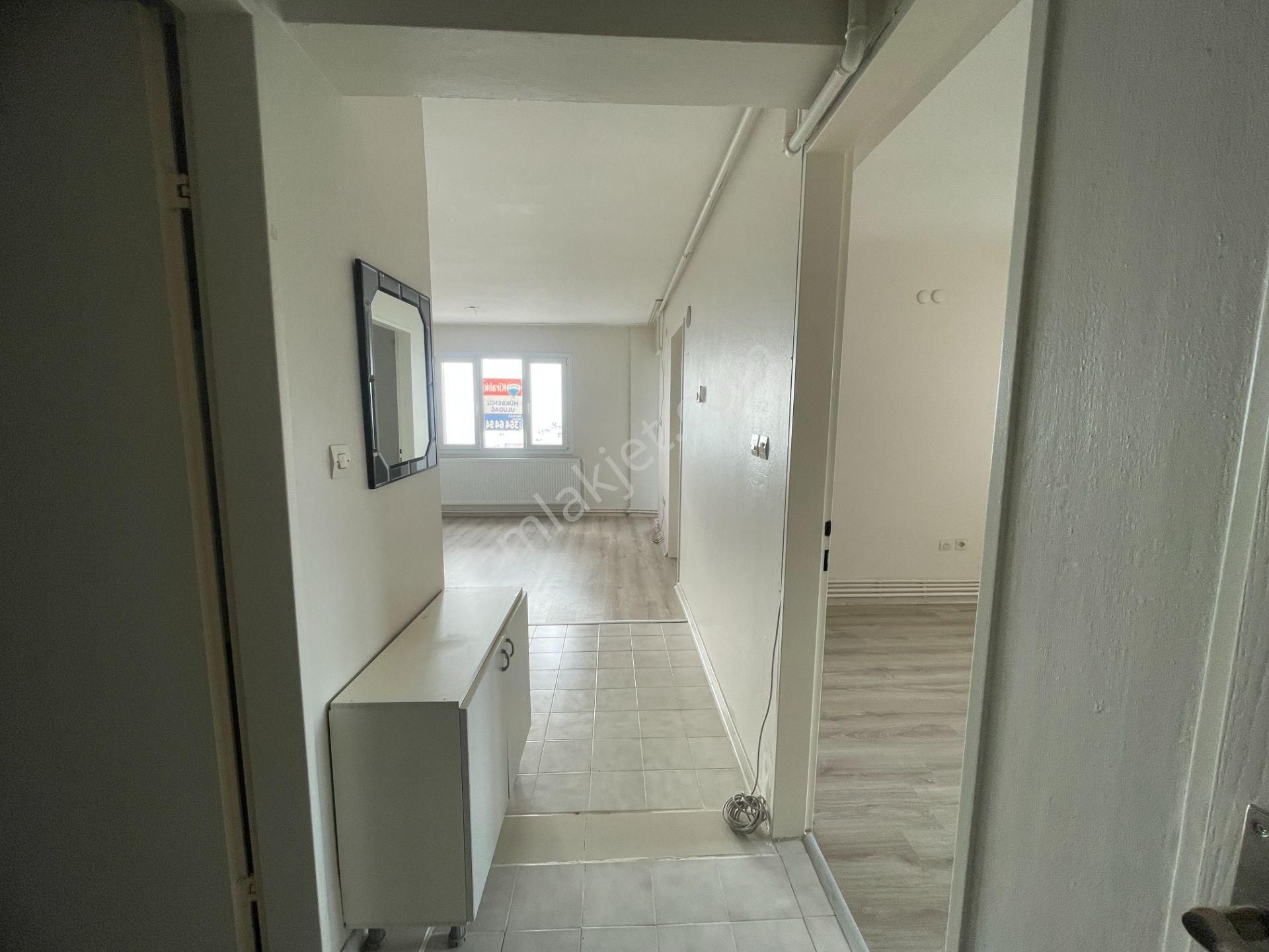 Ful Deniz Manzaralı Ara Kat Asansörlü Doğalgazlı 2+1 Kiralık Daire - Görsel 4