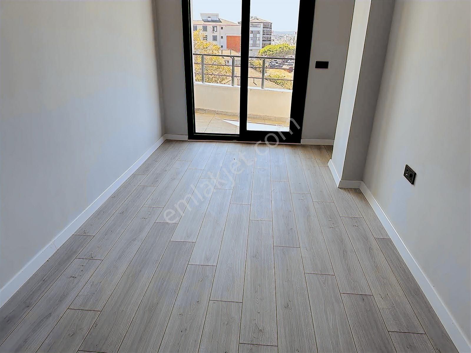 Merkezde Ebeveyn Banyolu Manzaralı 2+1 Lüx Daire - Görsel 12