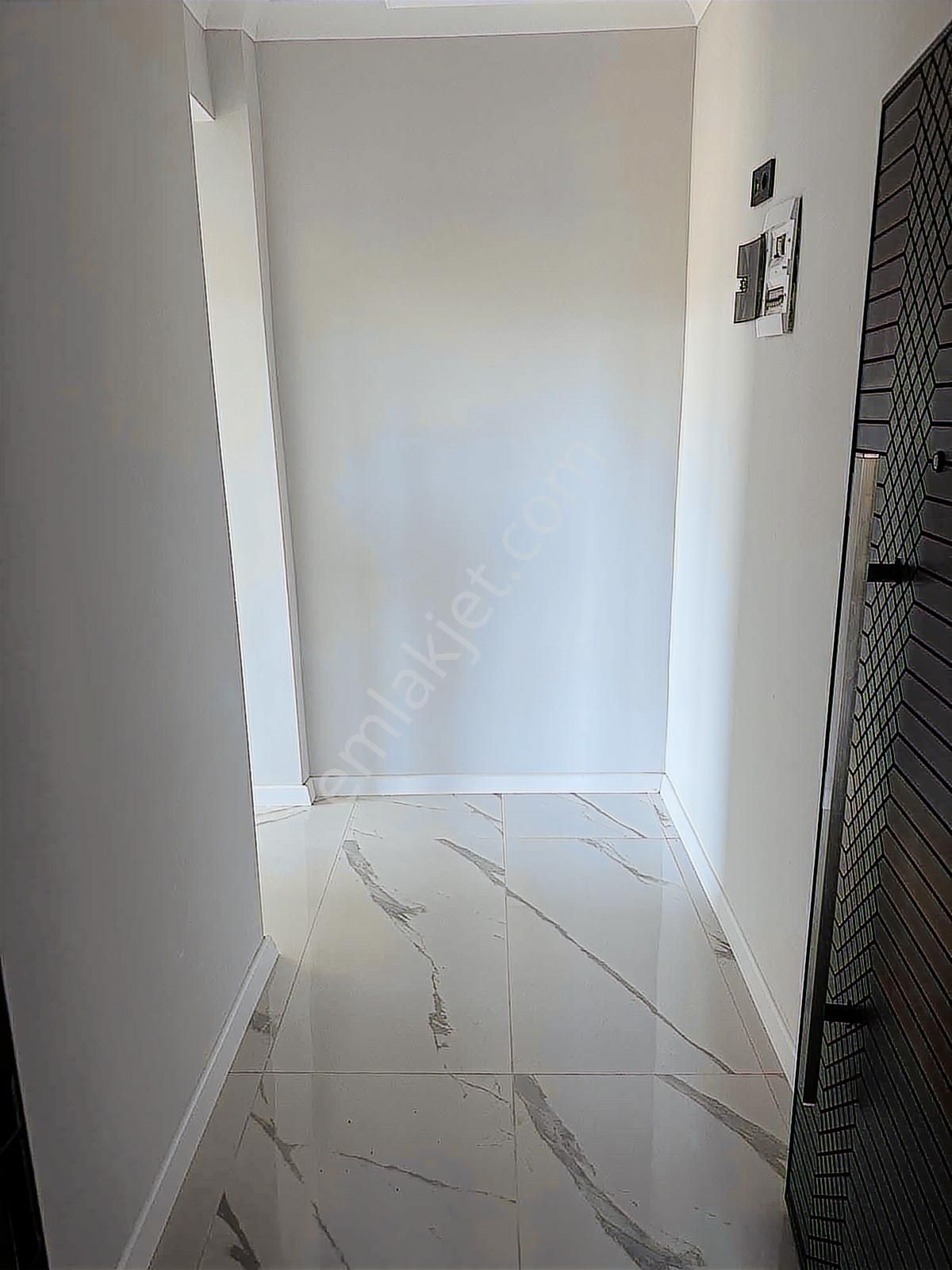 Merkezde Ebeveyn Banyolu Manzaralı 2+1 Lüx Daire - Görsel 9