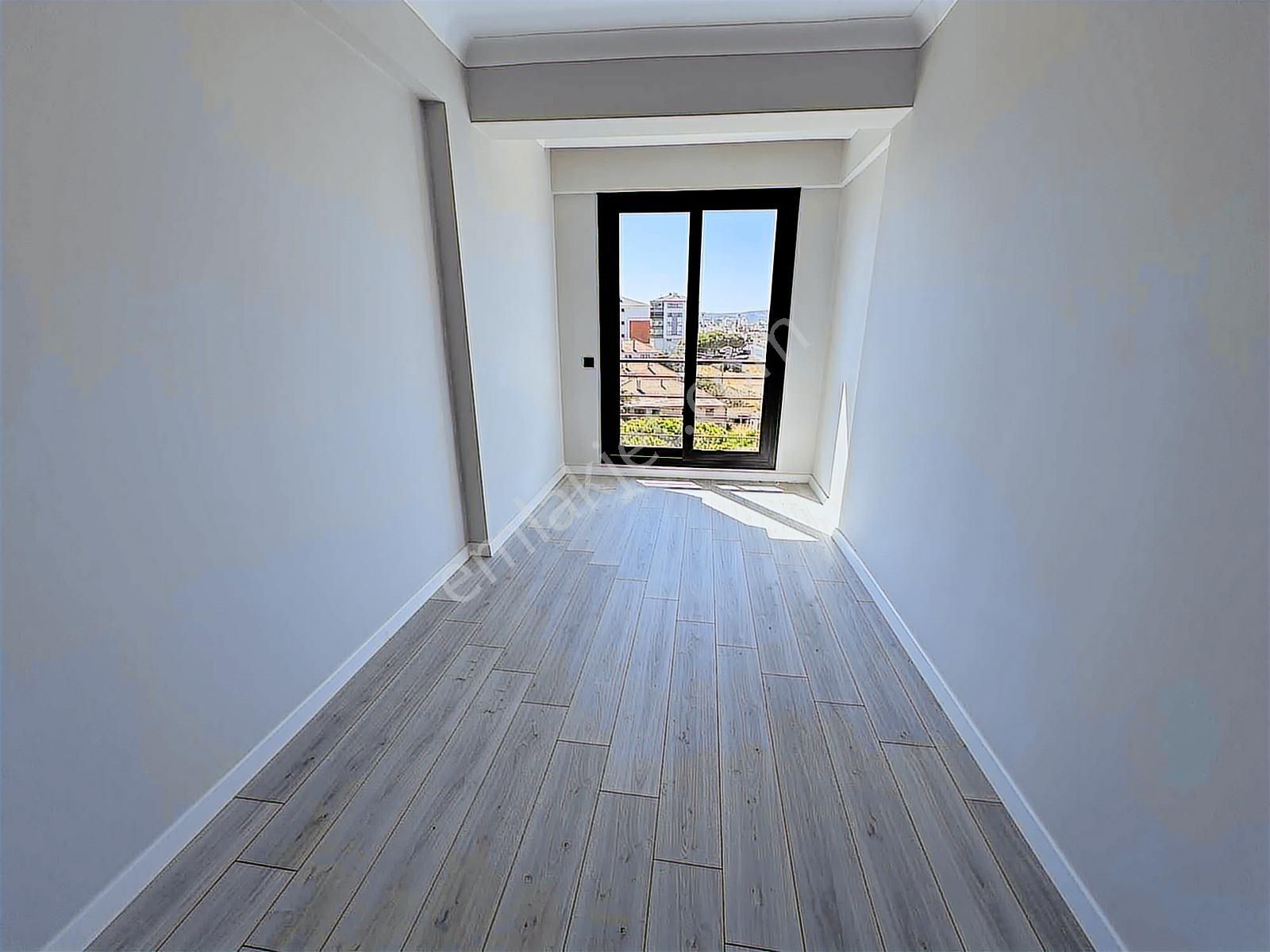 Merkezde Ebeveyn Banyolu Manzaralı 2+1 Lüx Daire - Görsel 2