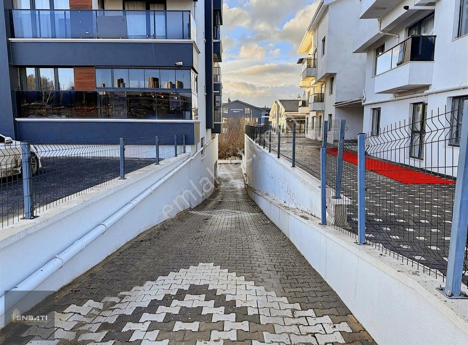 İncek Bulvar Cepheli Sıfır Kiralık 1+1 / Enbatı A.ş - Görsel 2