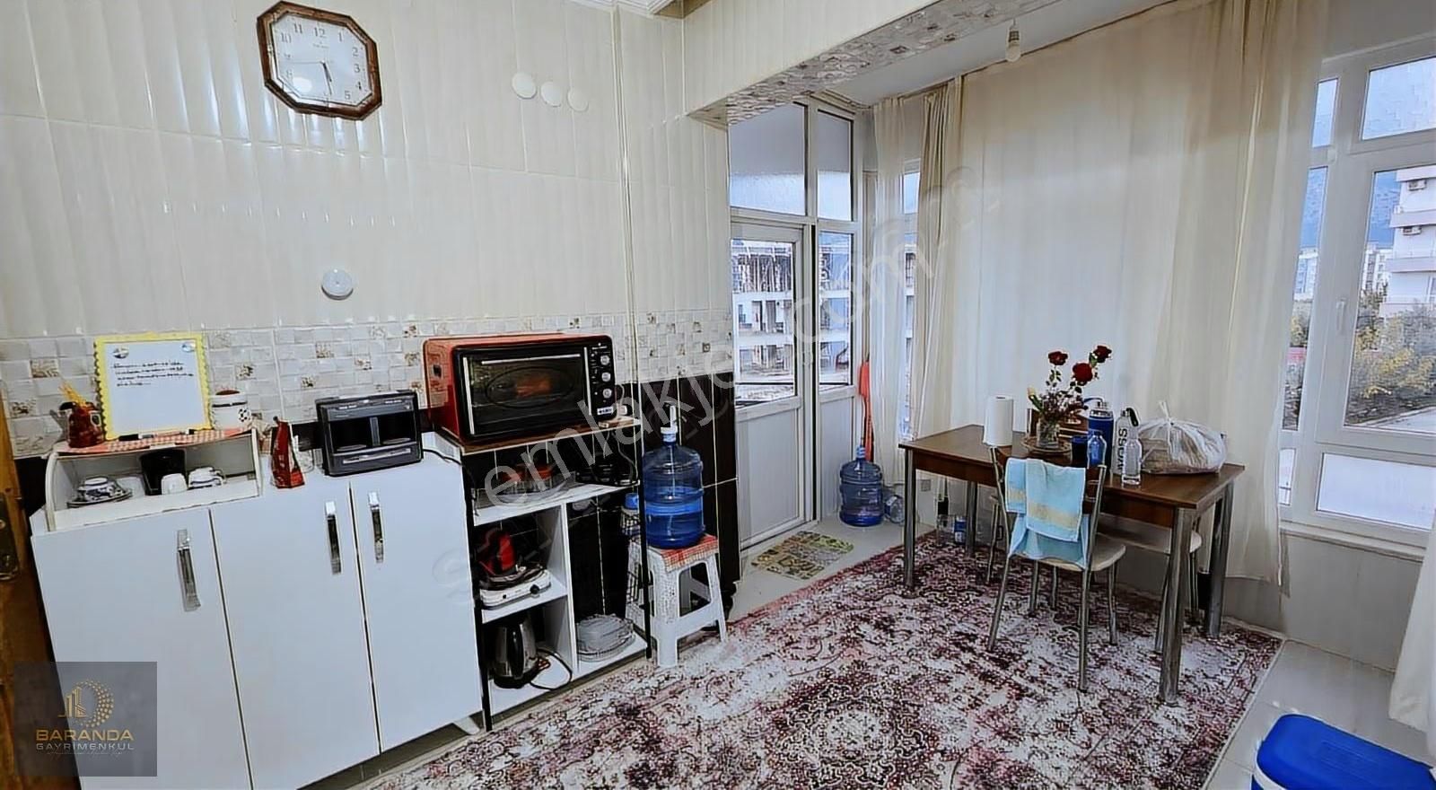 Denize Yürüme Mesafesinde Kiralık Eşyalı Geniş 3+1 - Görsel 5
