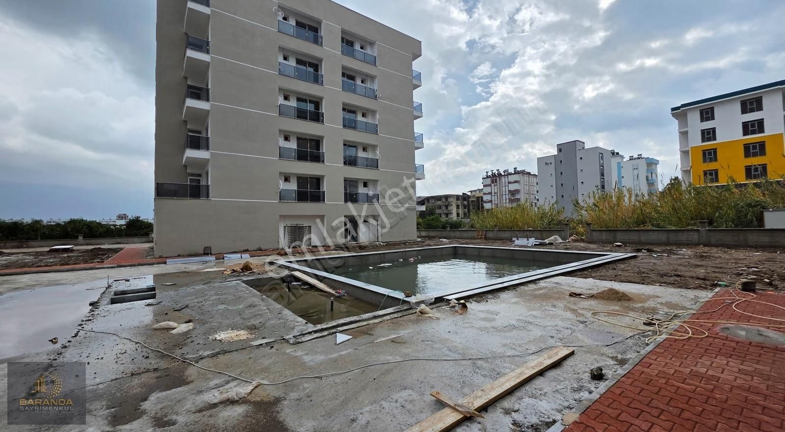 Hasyurt Mahallesi, Denize 150 Metre Prestijli Sitede Lüks Yaşam - Görsel 2